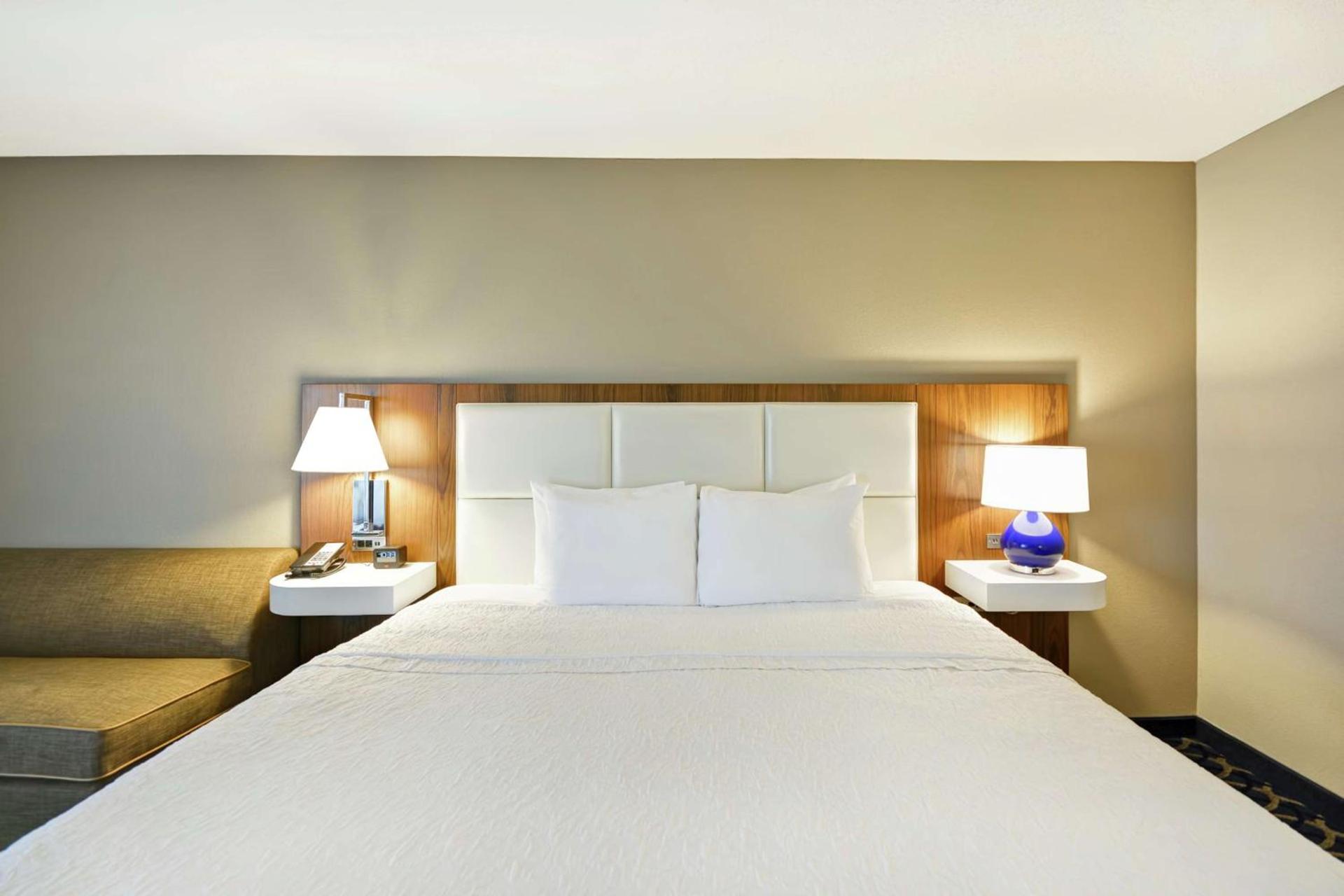 Hampton Inn Auburn photo 38