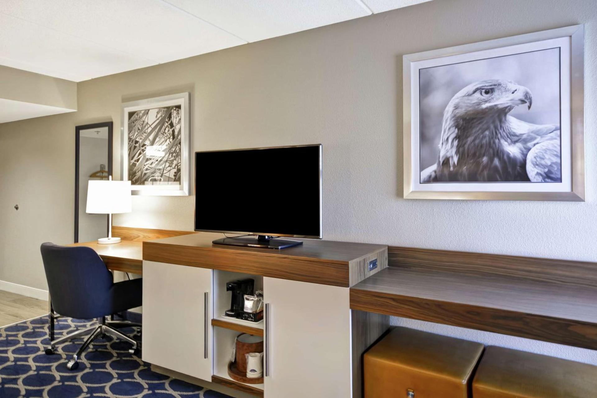 Hampton Inn Auburn photo 41