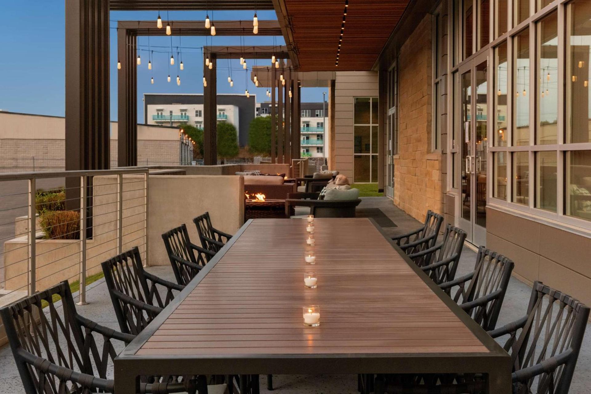 Hilton Garden Inn Austin North-Near the Domain, TX photo 4