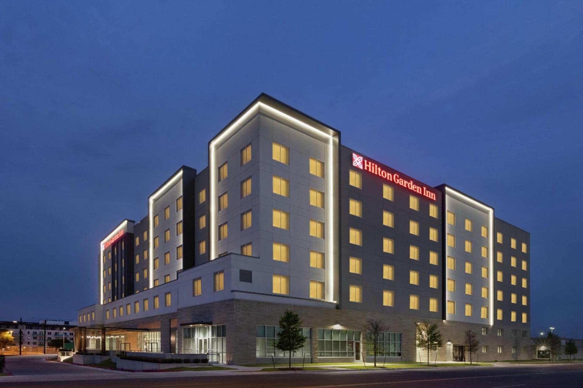 Hilton Garden Inn Austin North-Near the Domain, TX photo 5