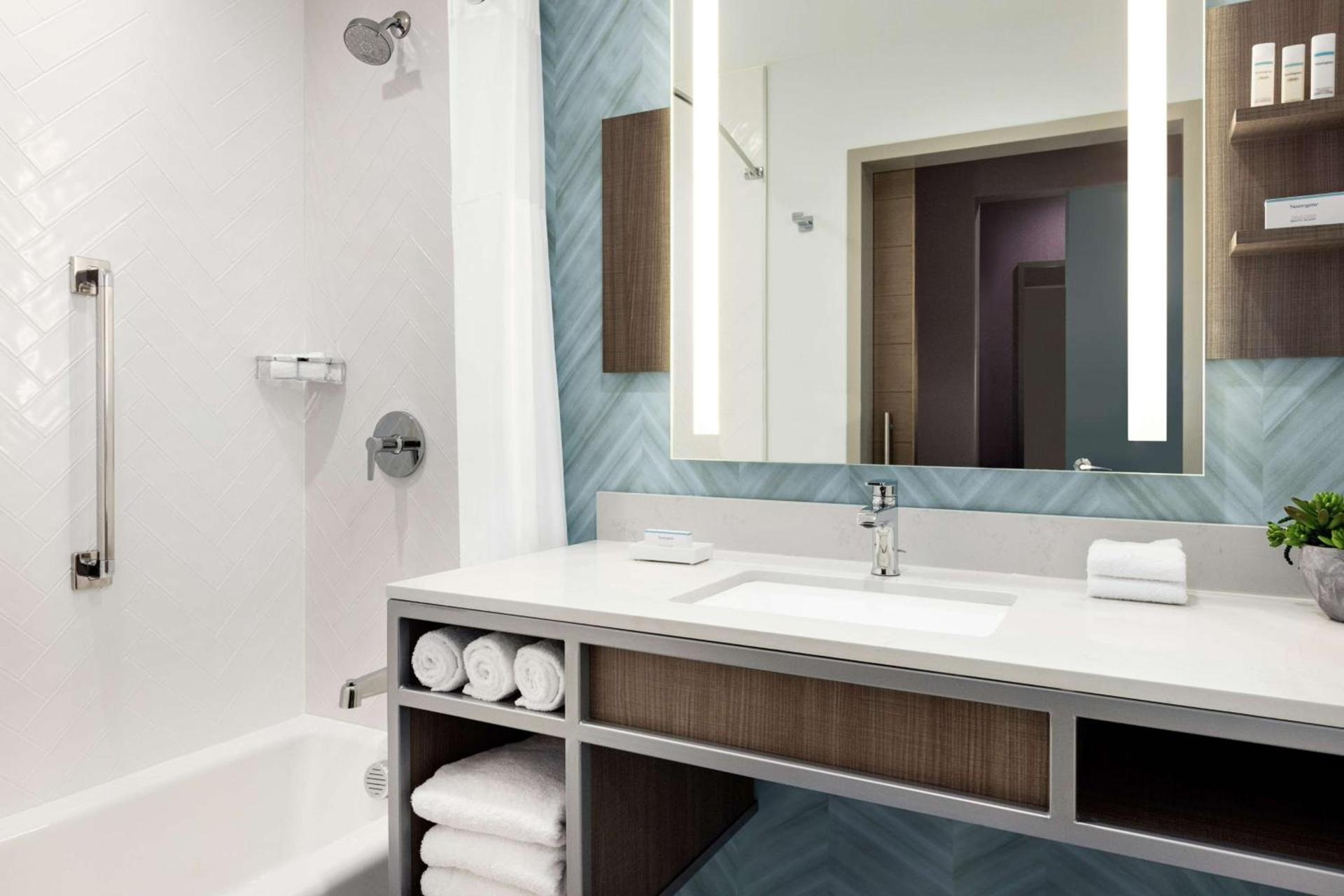 Hilton Garden Inn Austin North-Near the Domain, TX photo 20