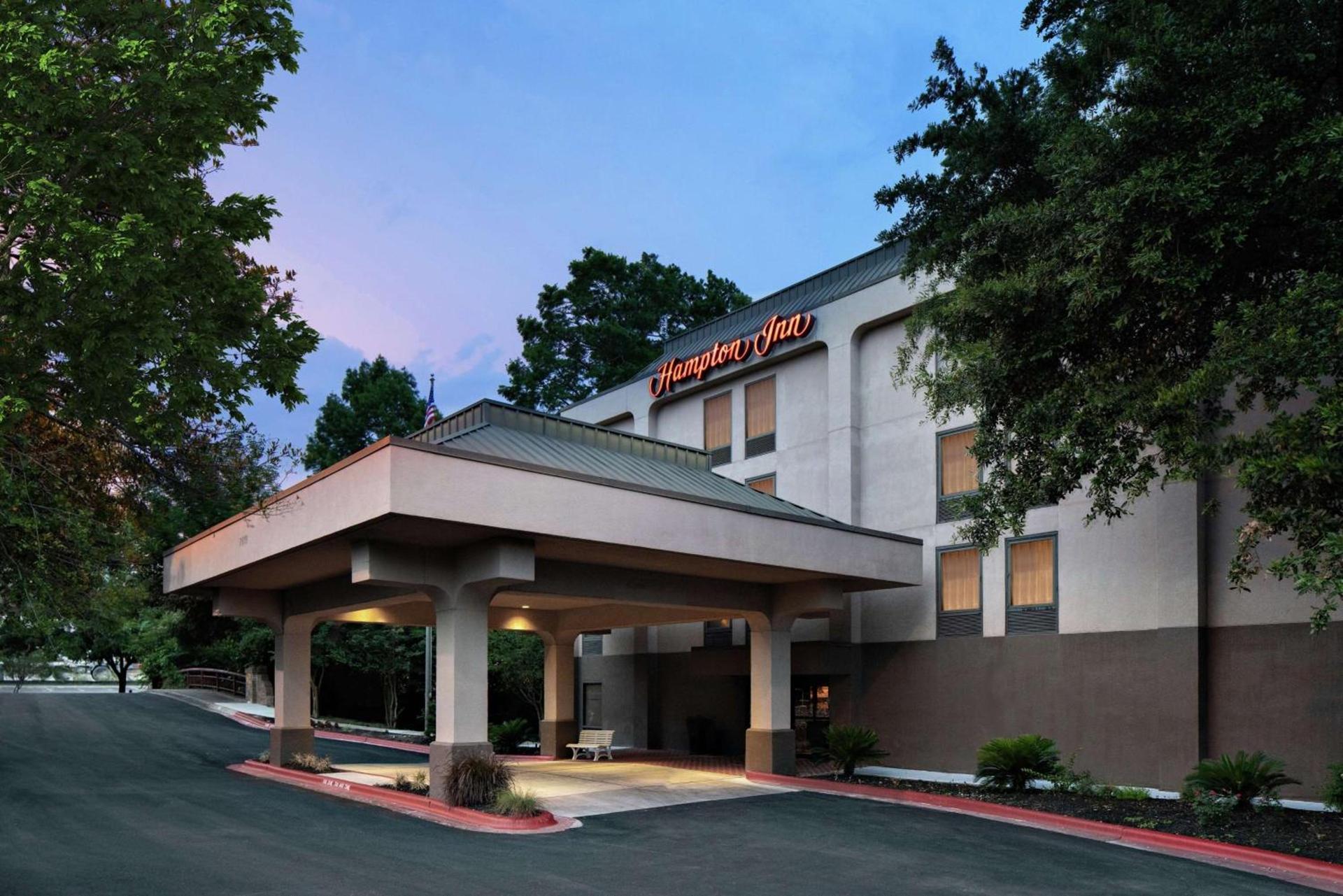 Hampton Inn Austin North photo 2