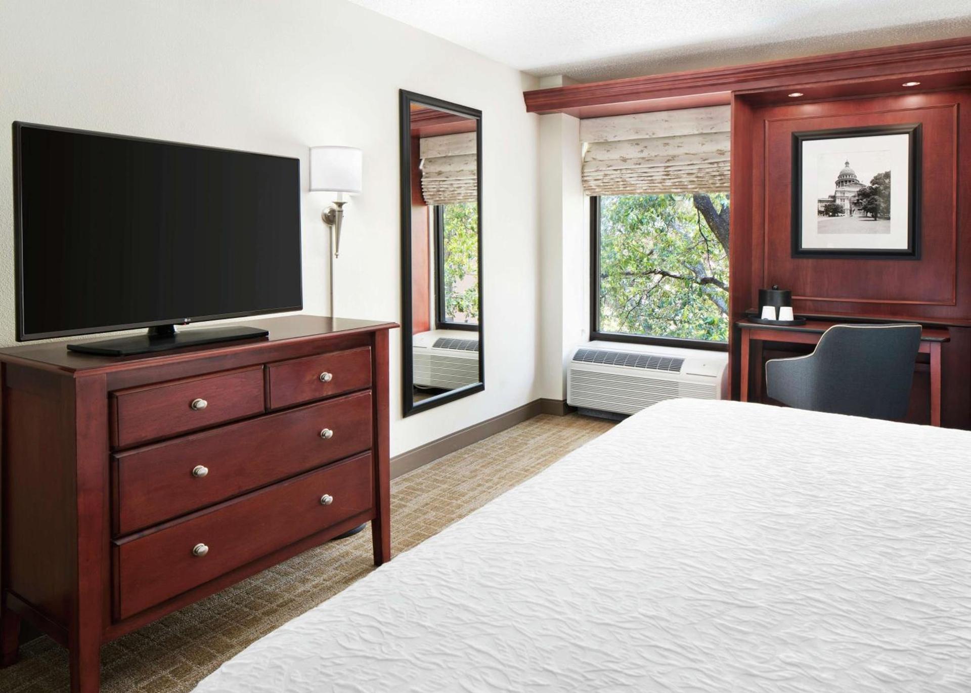 Hampton Inn Austin North photo 21