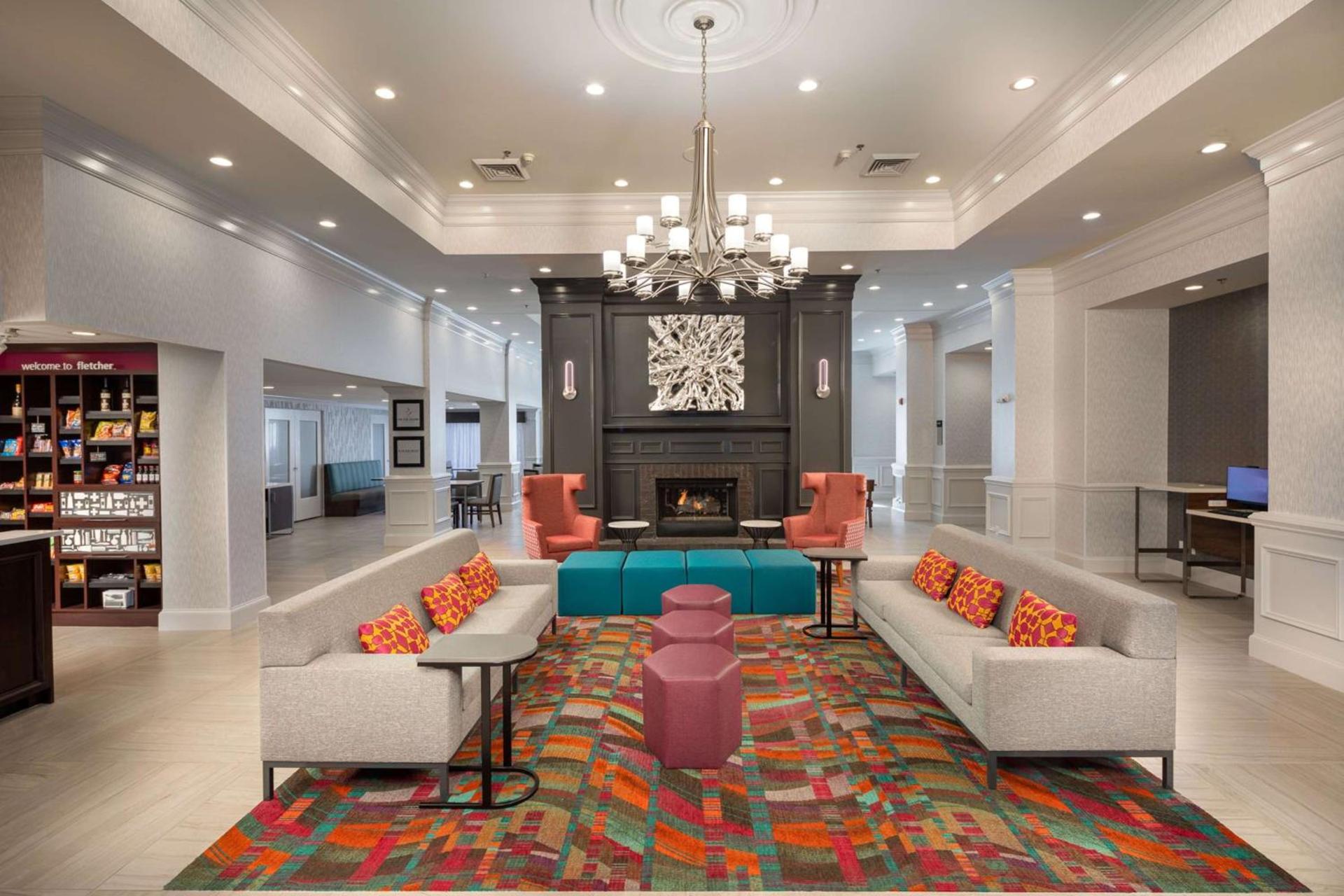 Hampton Inn and Suites Asheville Airport photo 5