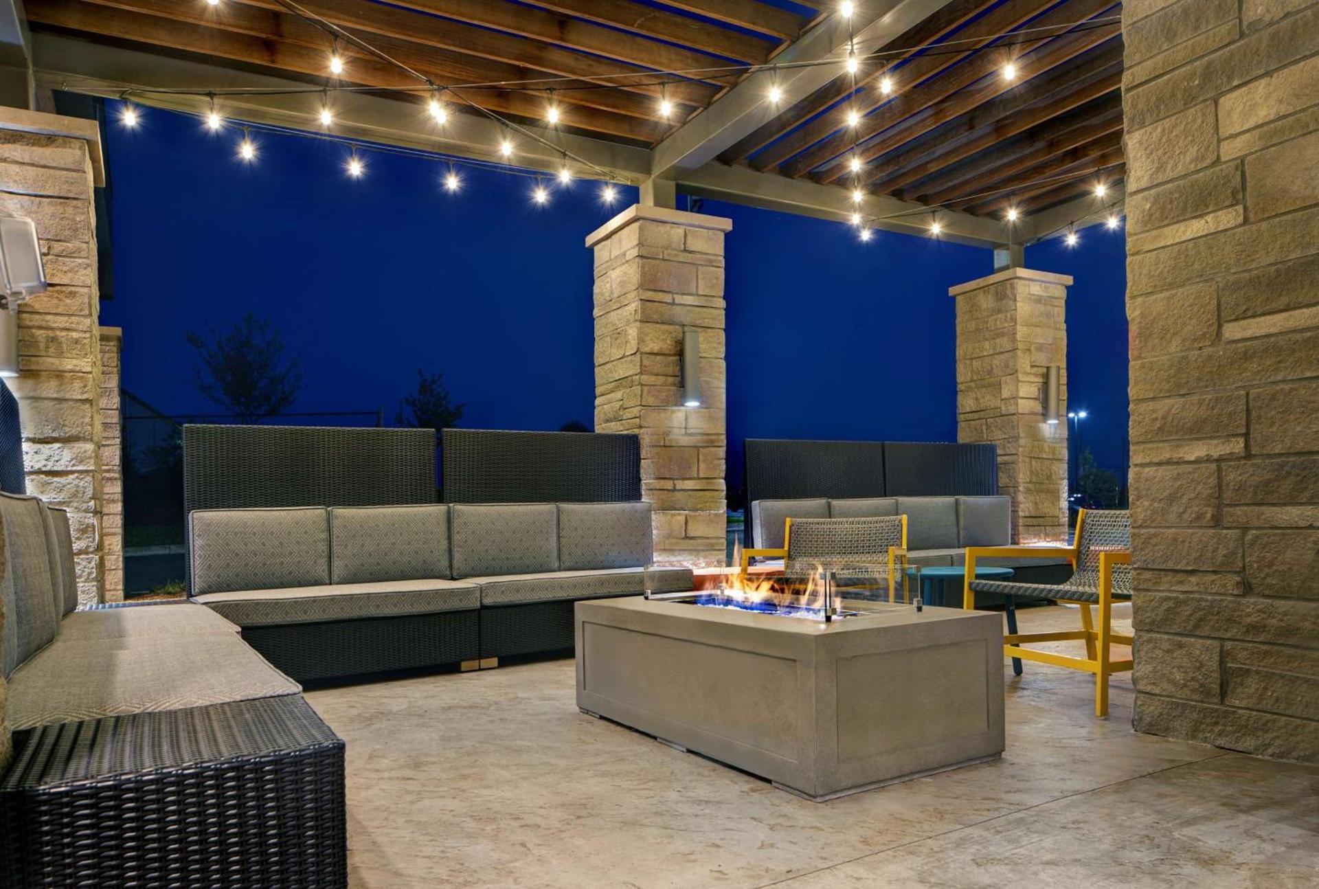Home2 Suites By Hilton Asheville Airport photo 6