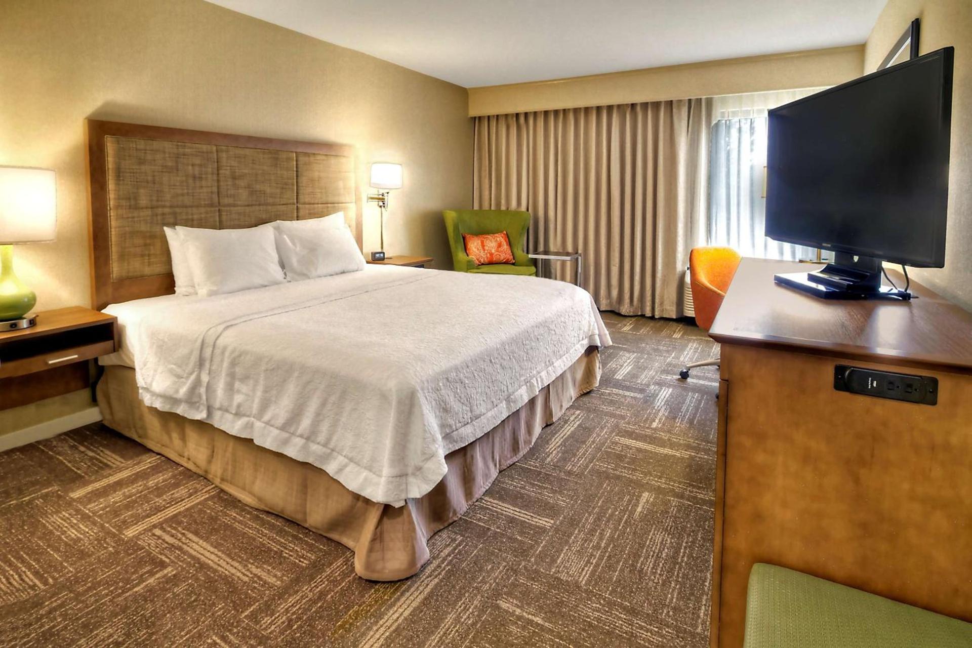 Hampton Inn and Suites Asheville Airport photo 18