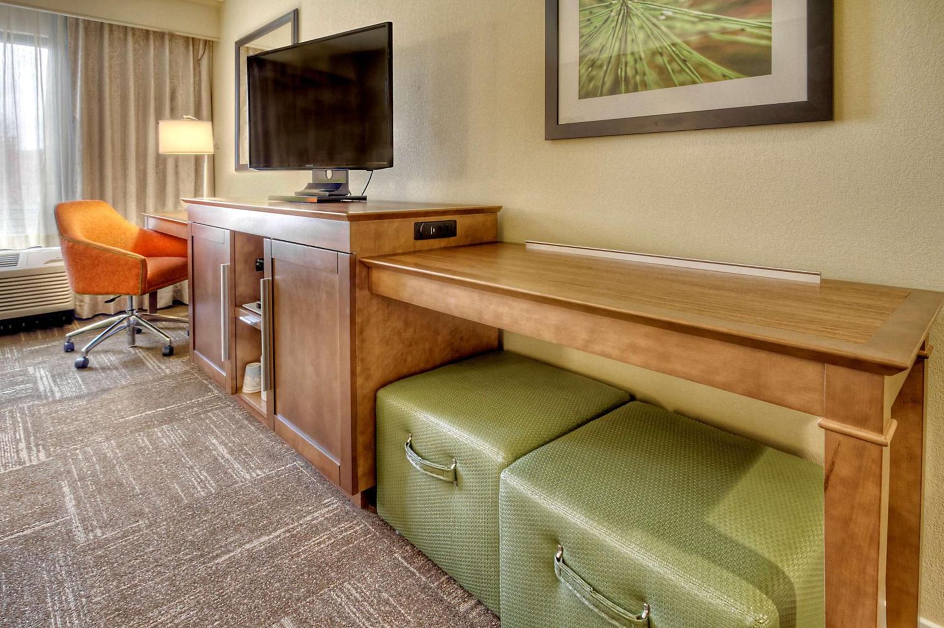 Hampton Inn and Suites Asheville Airport photo 22