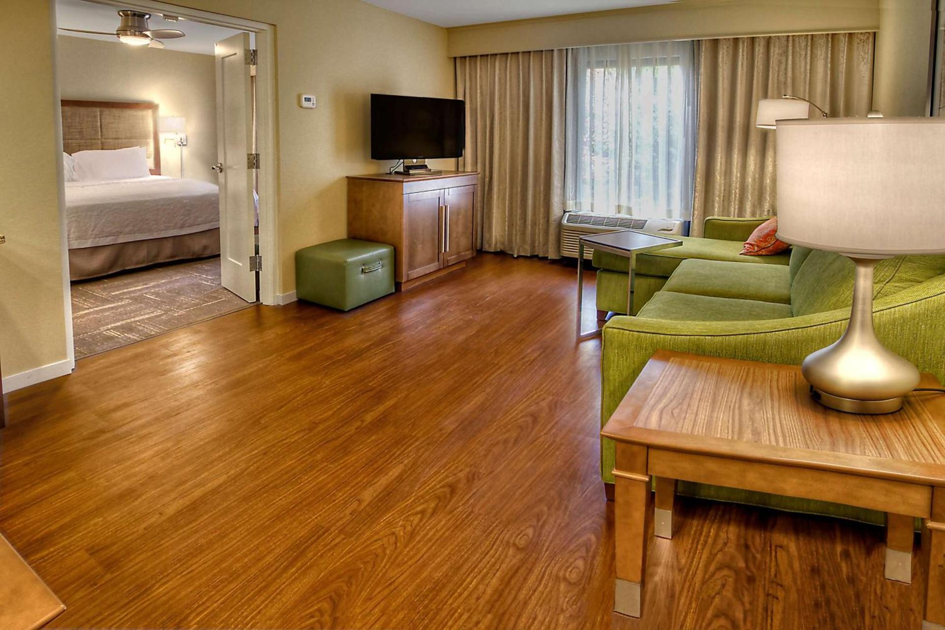 Hampton Inn and Suites Asheville Airport photo 33