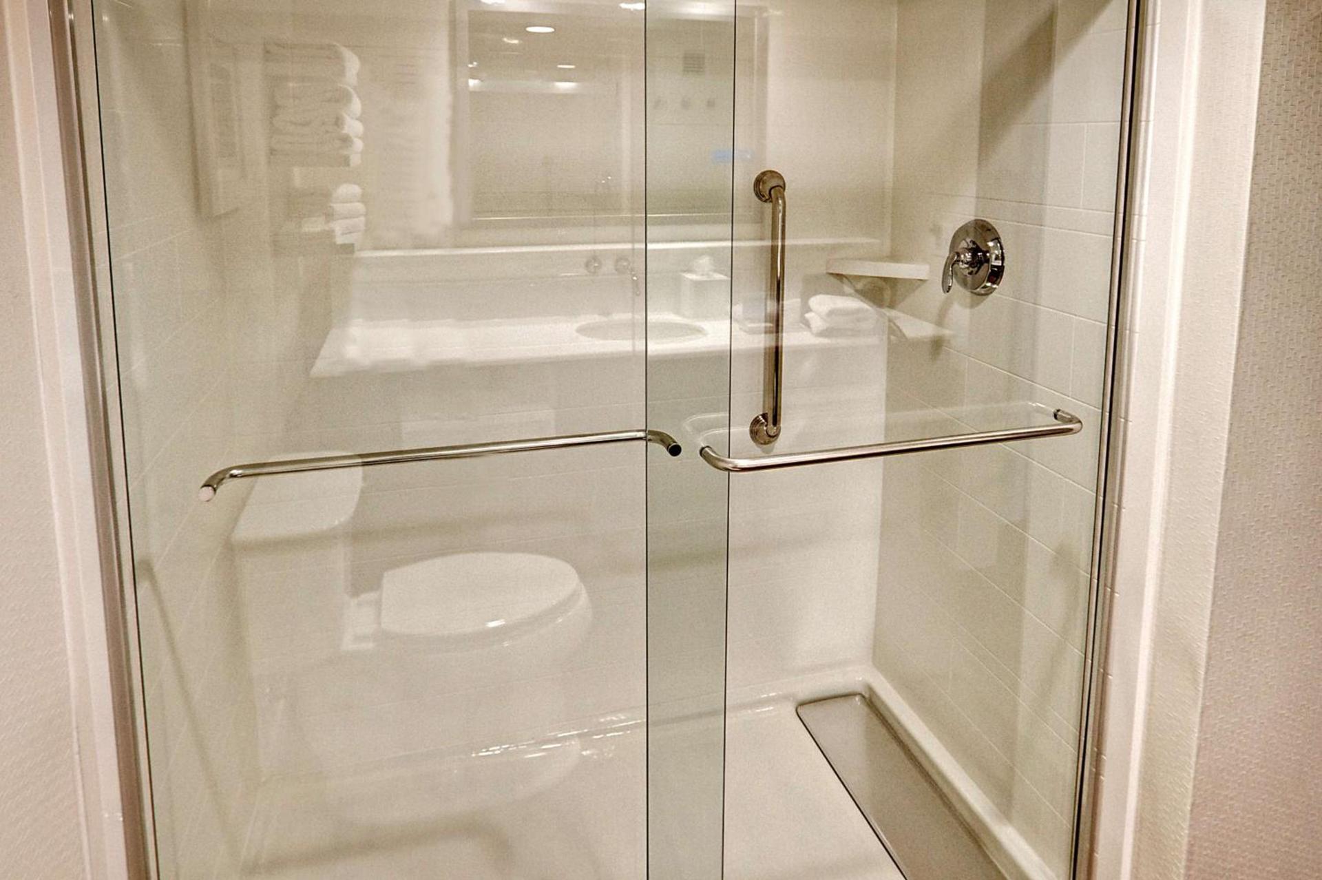 Hampton Inn and Suites Asheville Airport photo 36