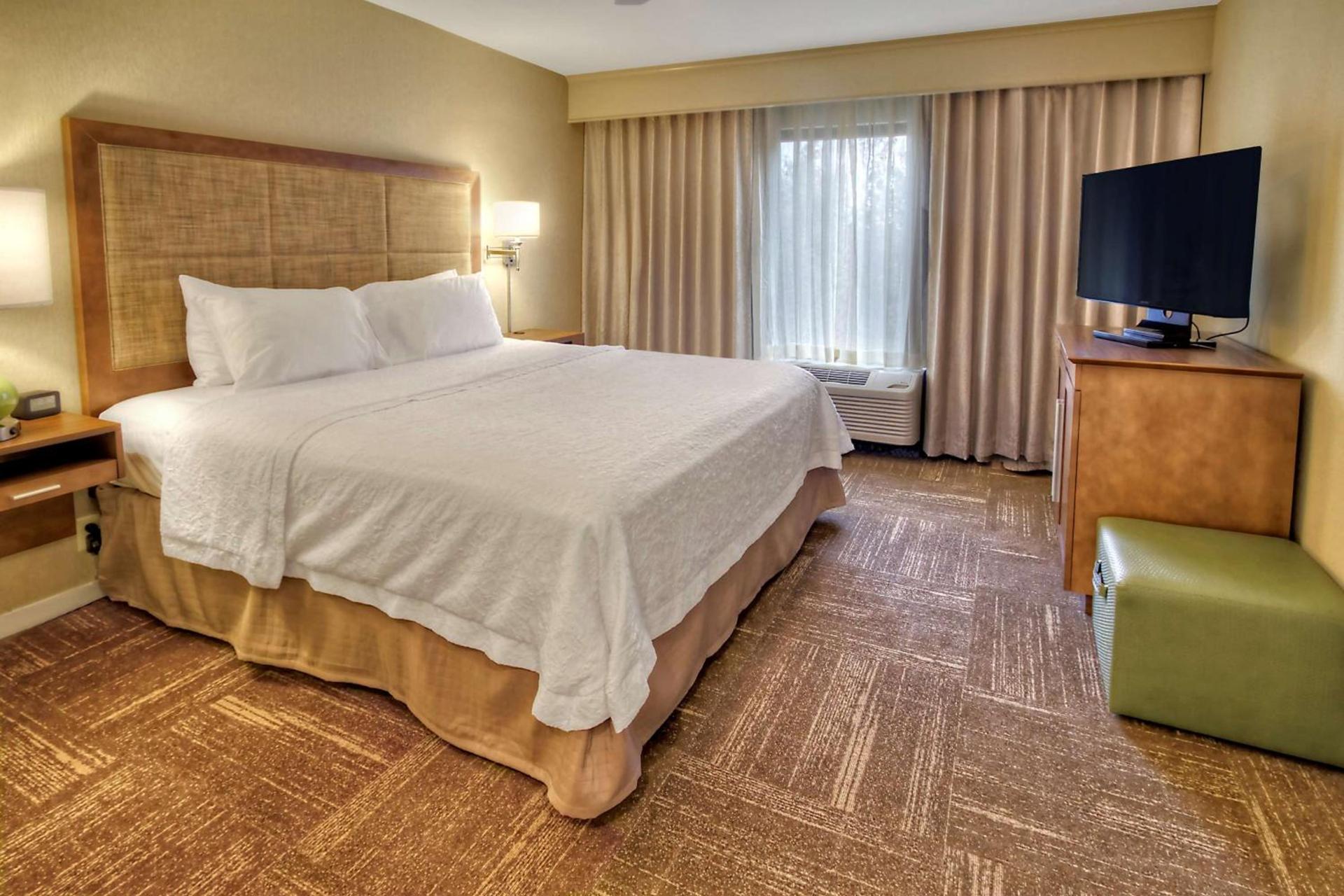 Hampton Inn and Suites Asheville Airport photo 39