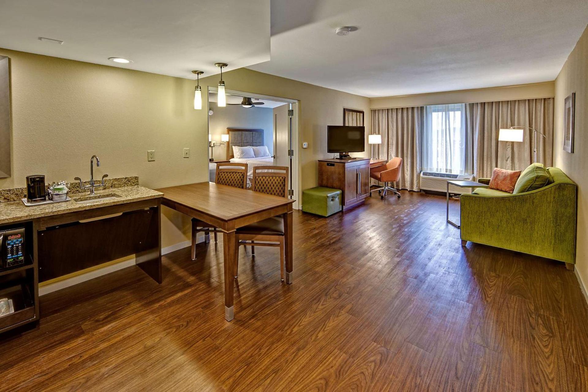 Hampton Inn and Suites Asheville Airport photo 41