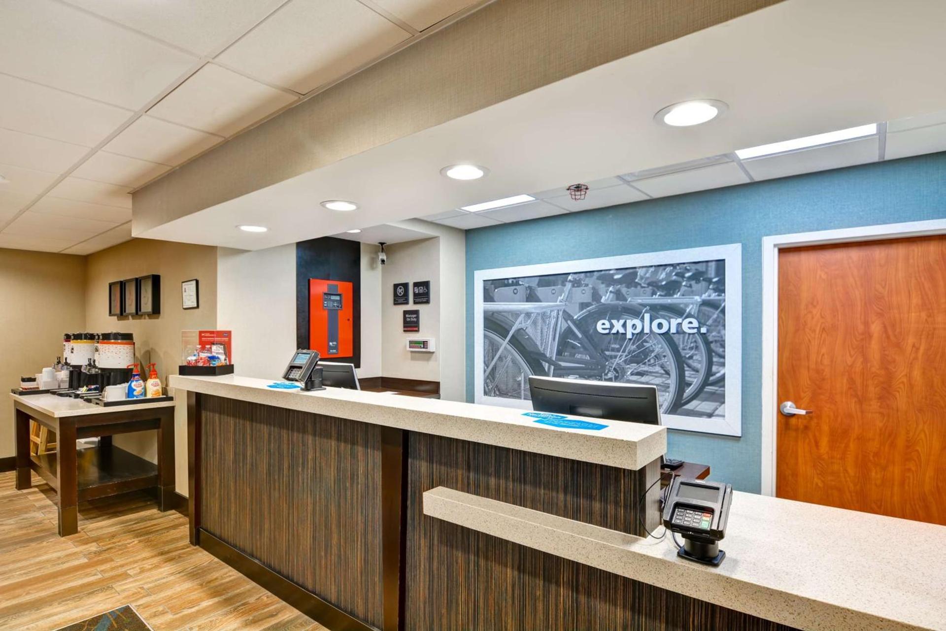 Hampton Inn Hendersonville photo 9