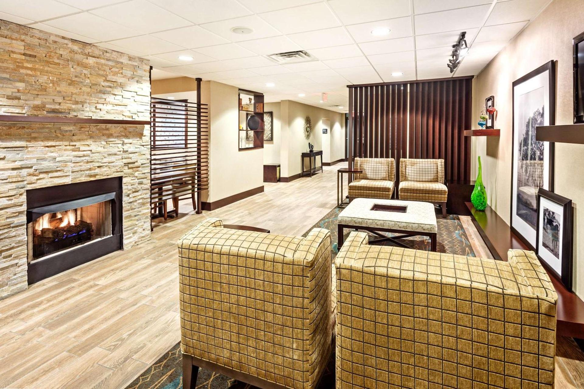 Hampton Inn Hendersonville photo 12