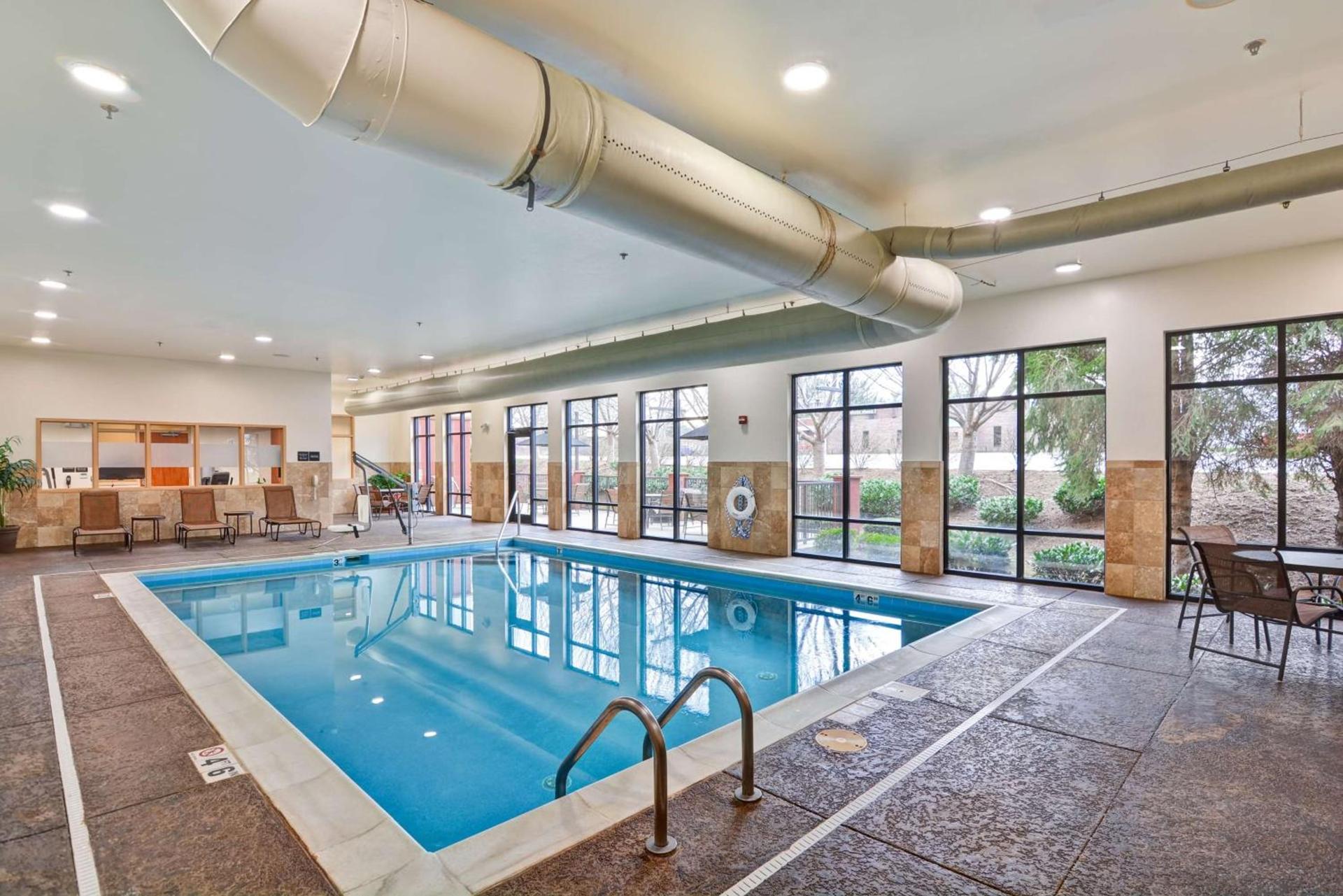 Hampton Inn Hendersonville photo 15