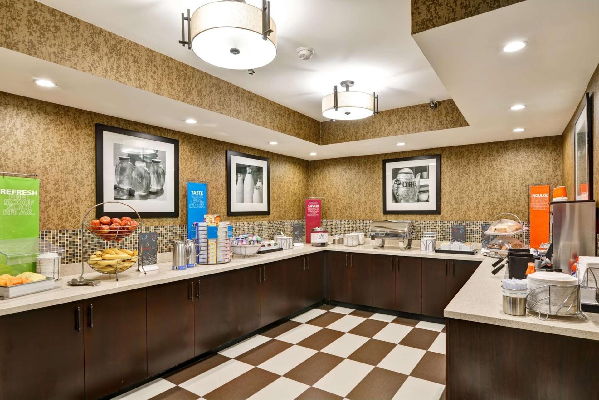Hampton Inn Hendersonville photo 17