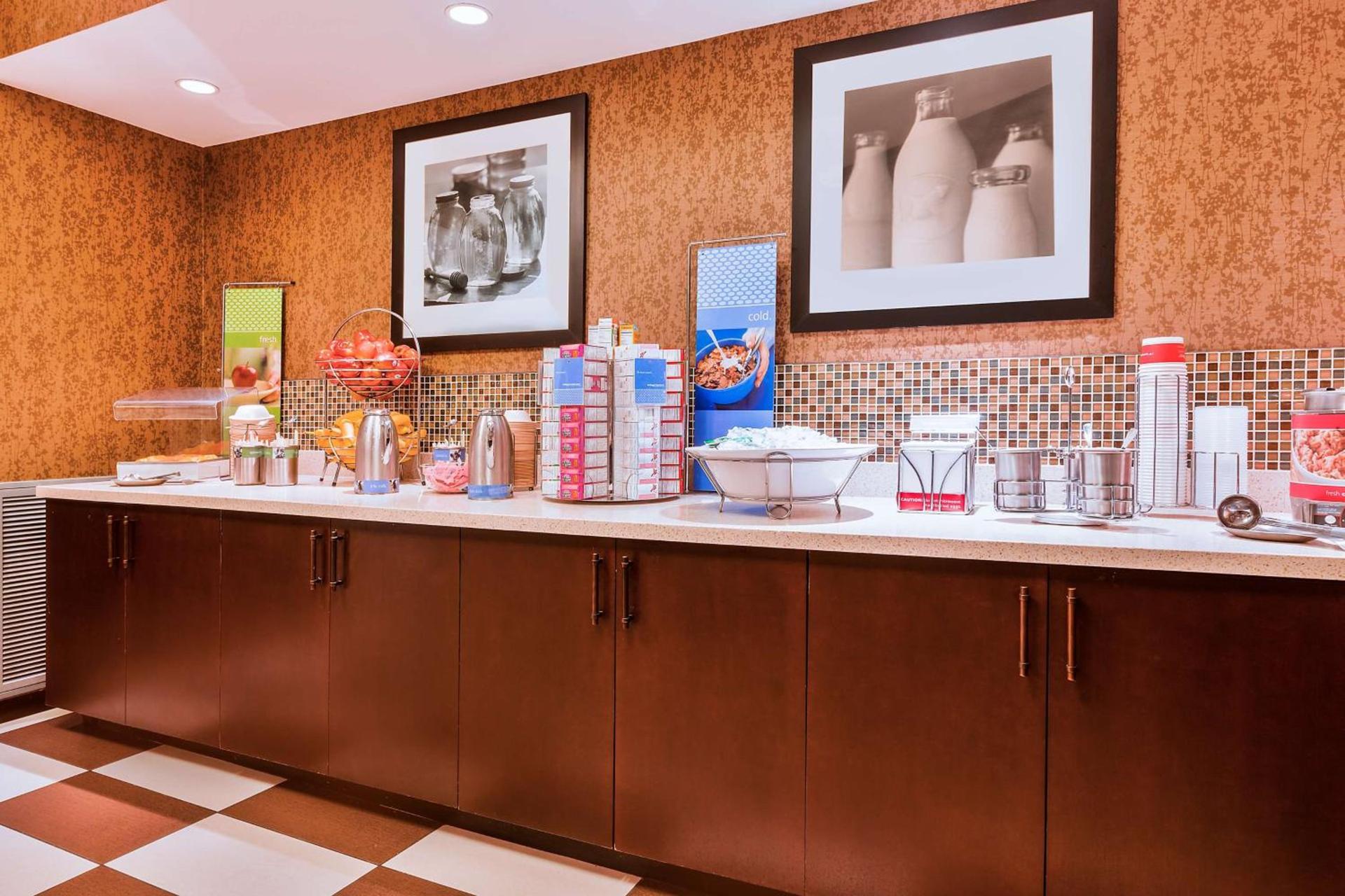 Hampton Inn Hendersonville photo 19