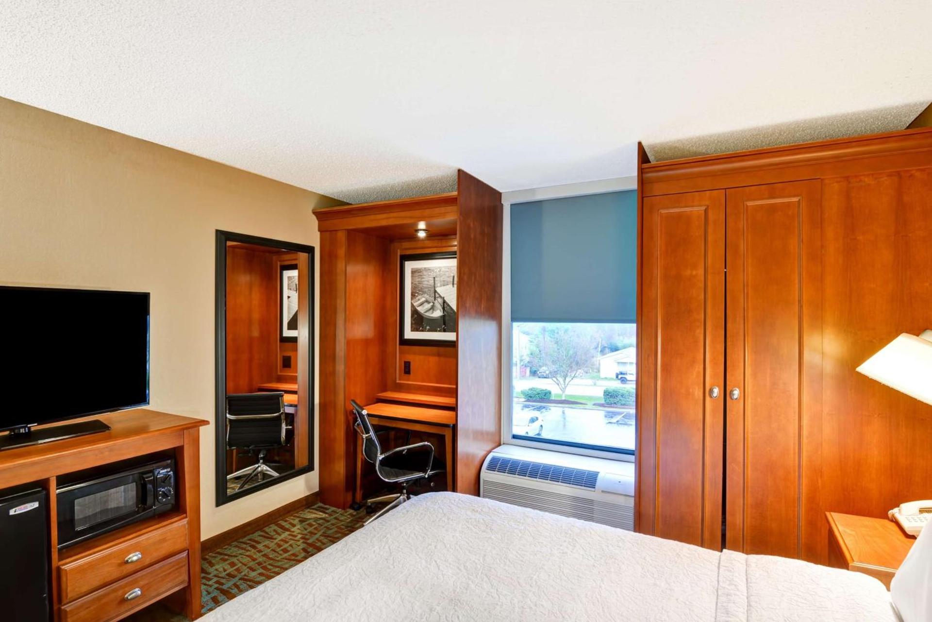 Hampton Inn Hendersonville photo 30
