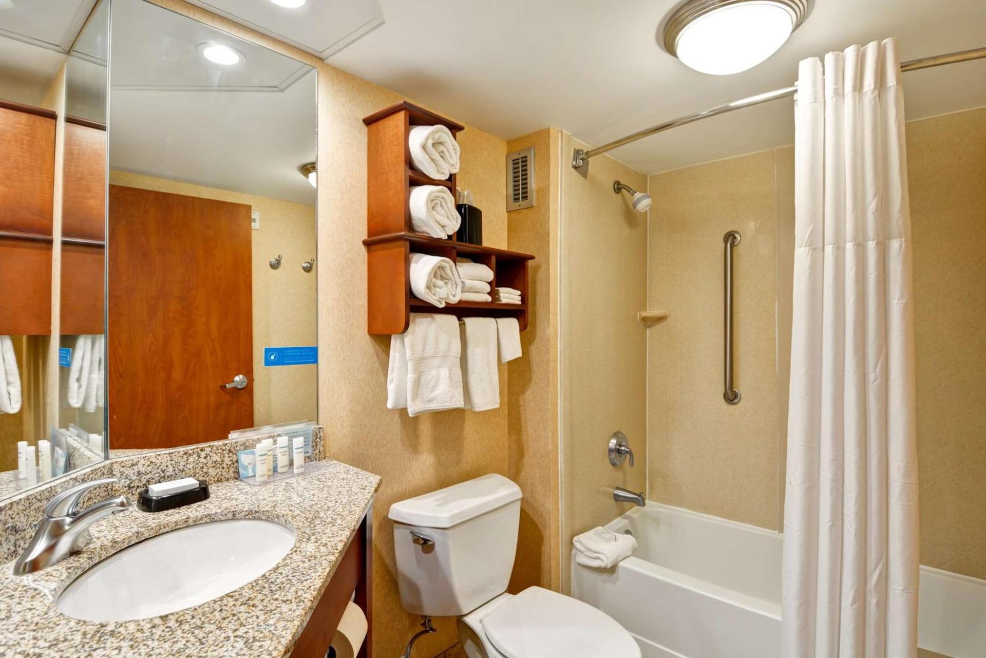 Hampton Inn Hendersonville photo 33