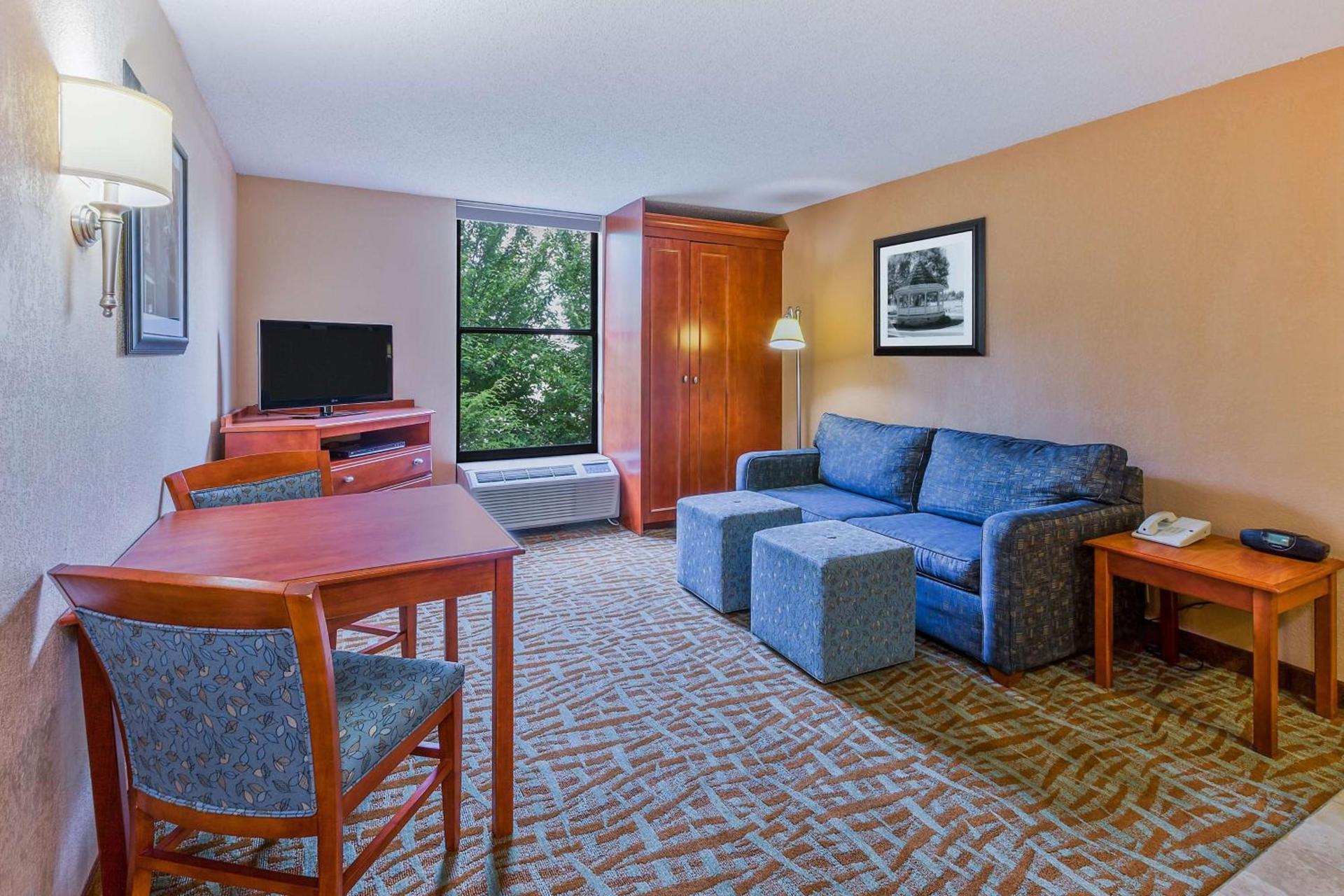 Hampton Inn Hendersonville photo 40