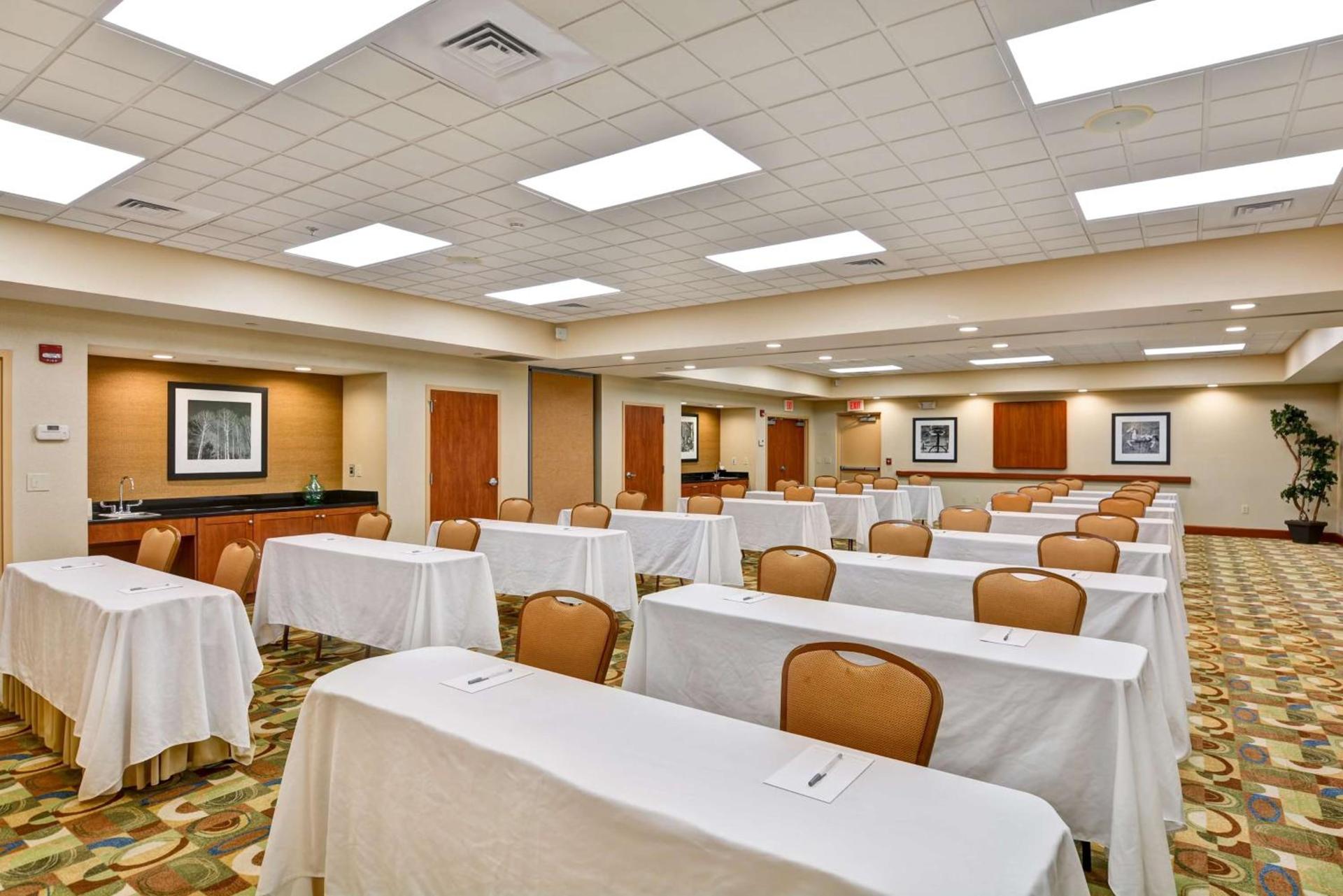 Hampton Inn Hendersonville photo 44