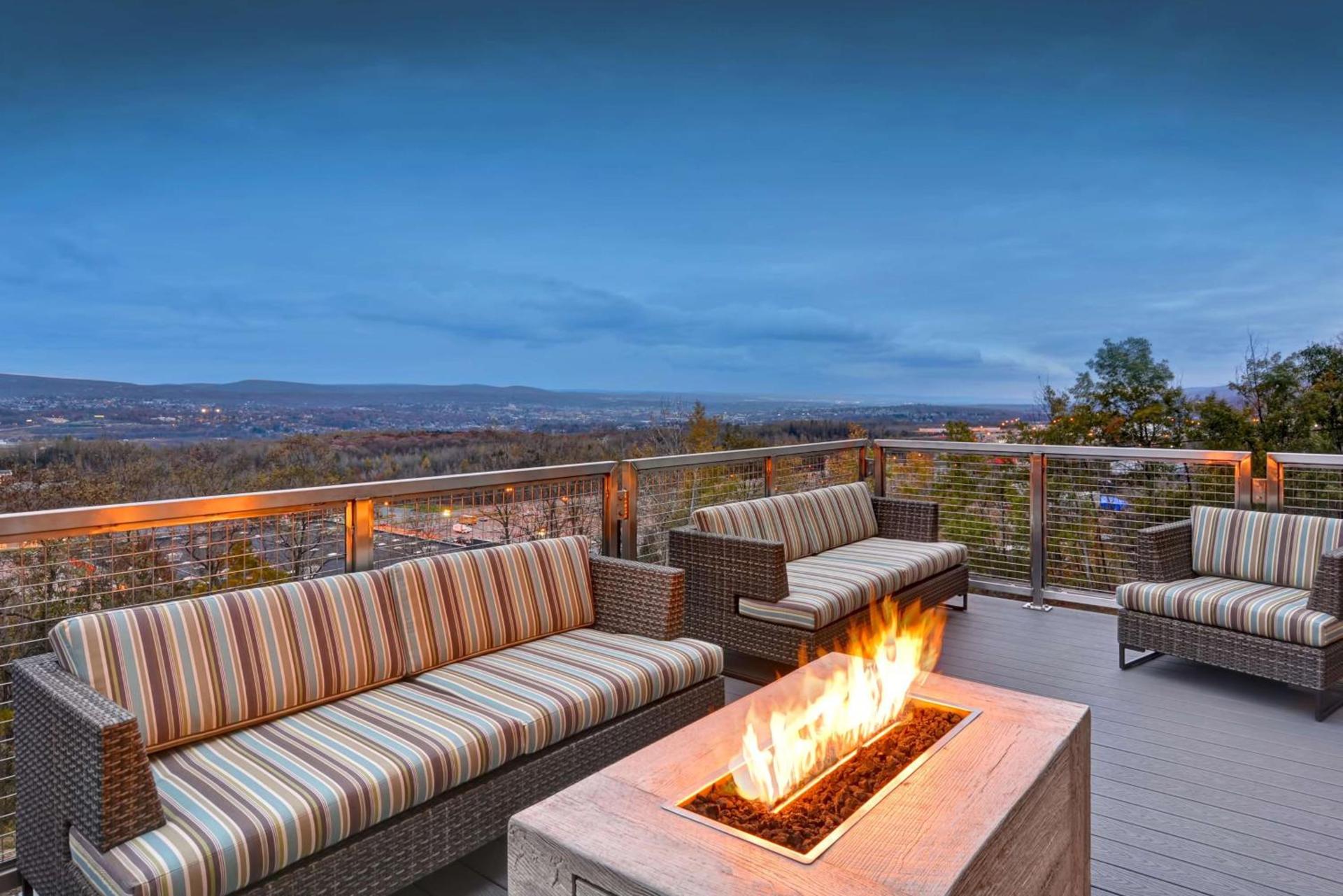 Home2 Suites By Hilton Dickson City Scranton photo 2