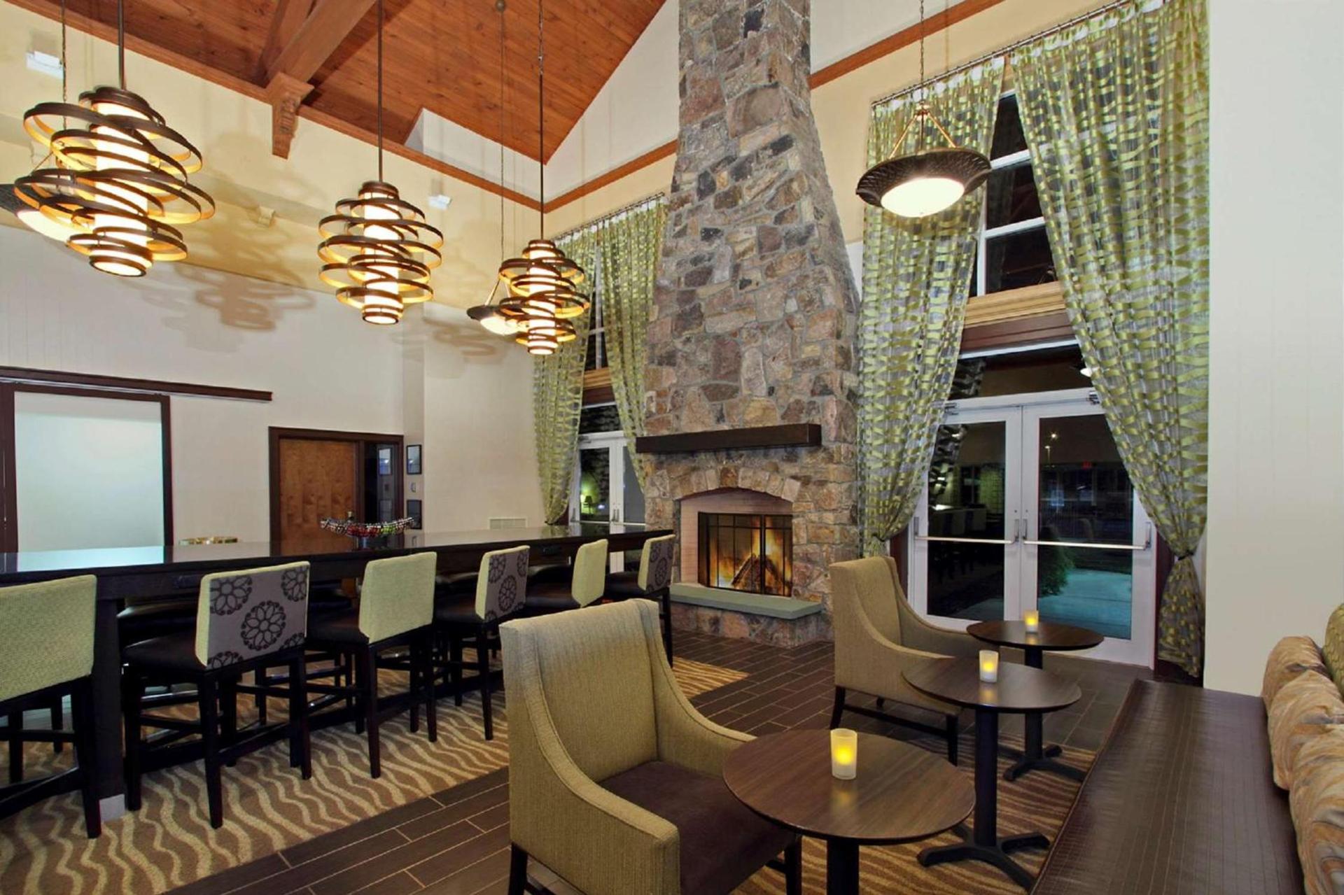 Hampton Inn & Suites Newtown photo 3
