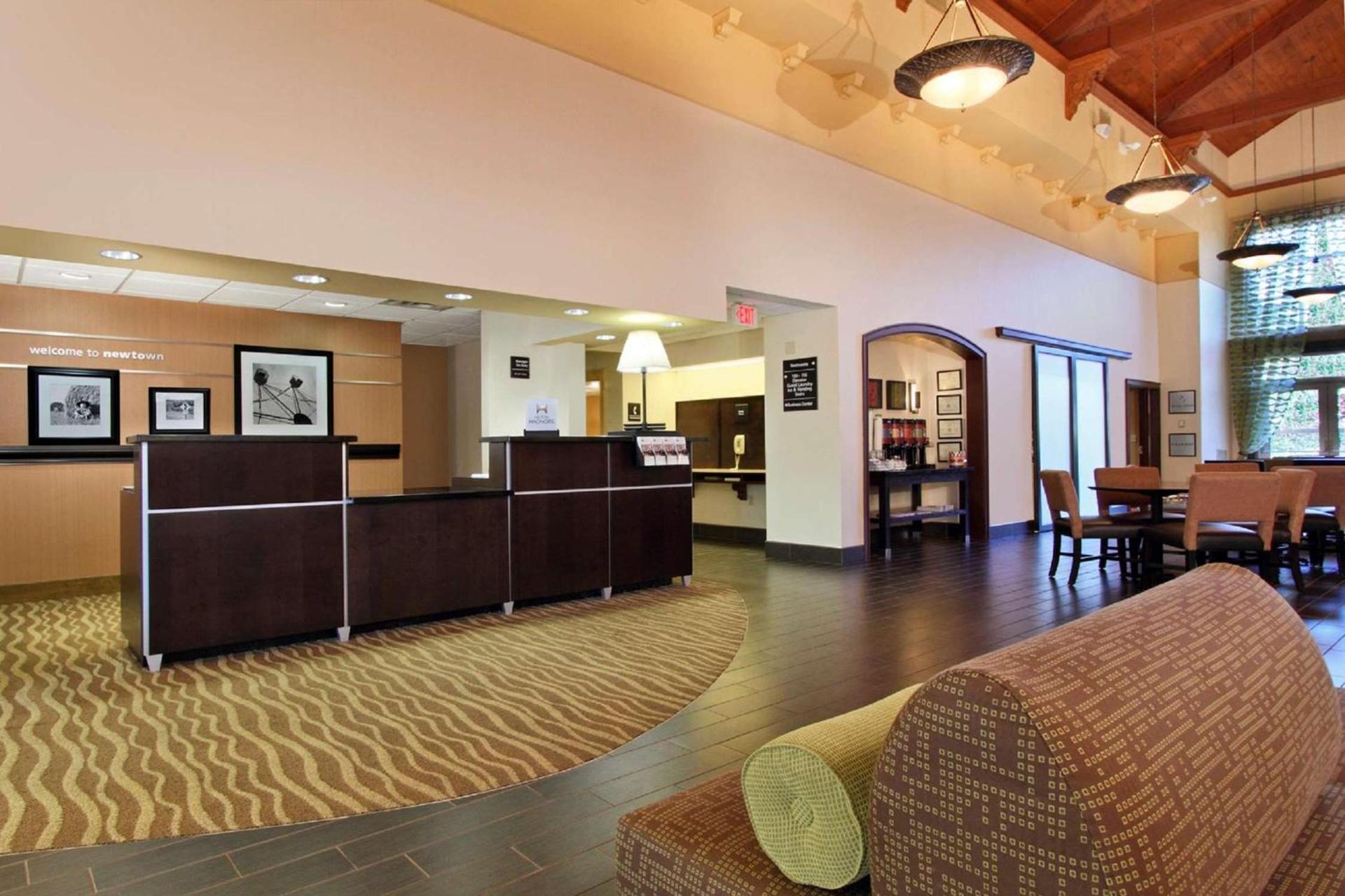 Hampton Inn & Suites Newtown photo 4