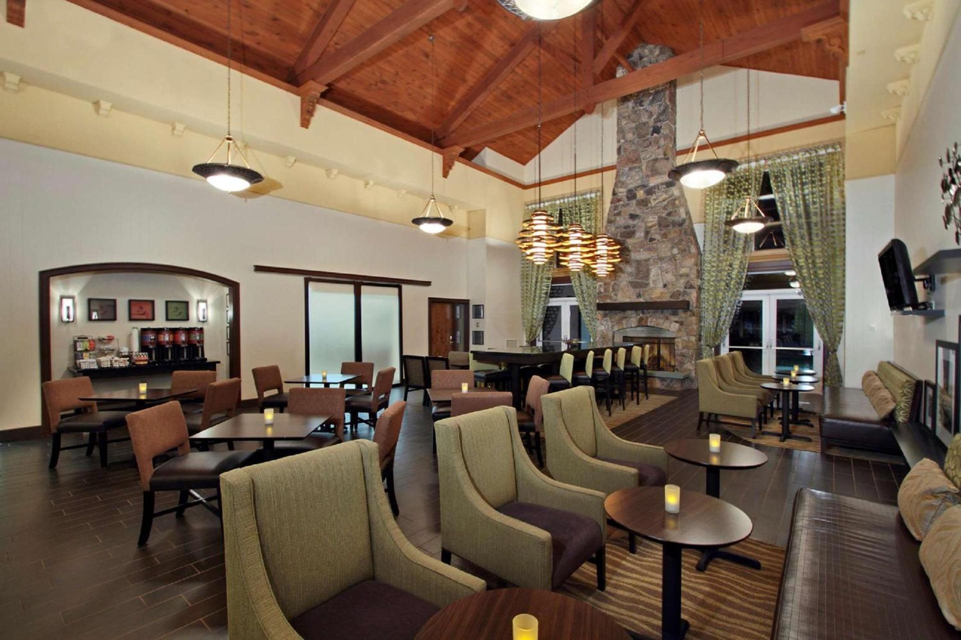 Hampton Inn & Suites Newtown photo 6