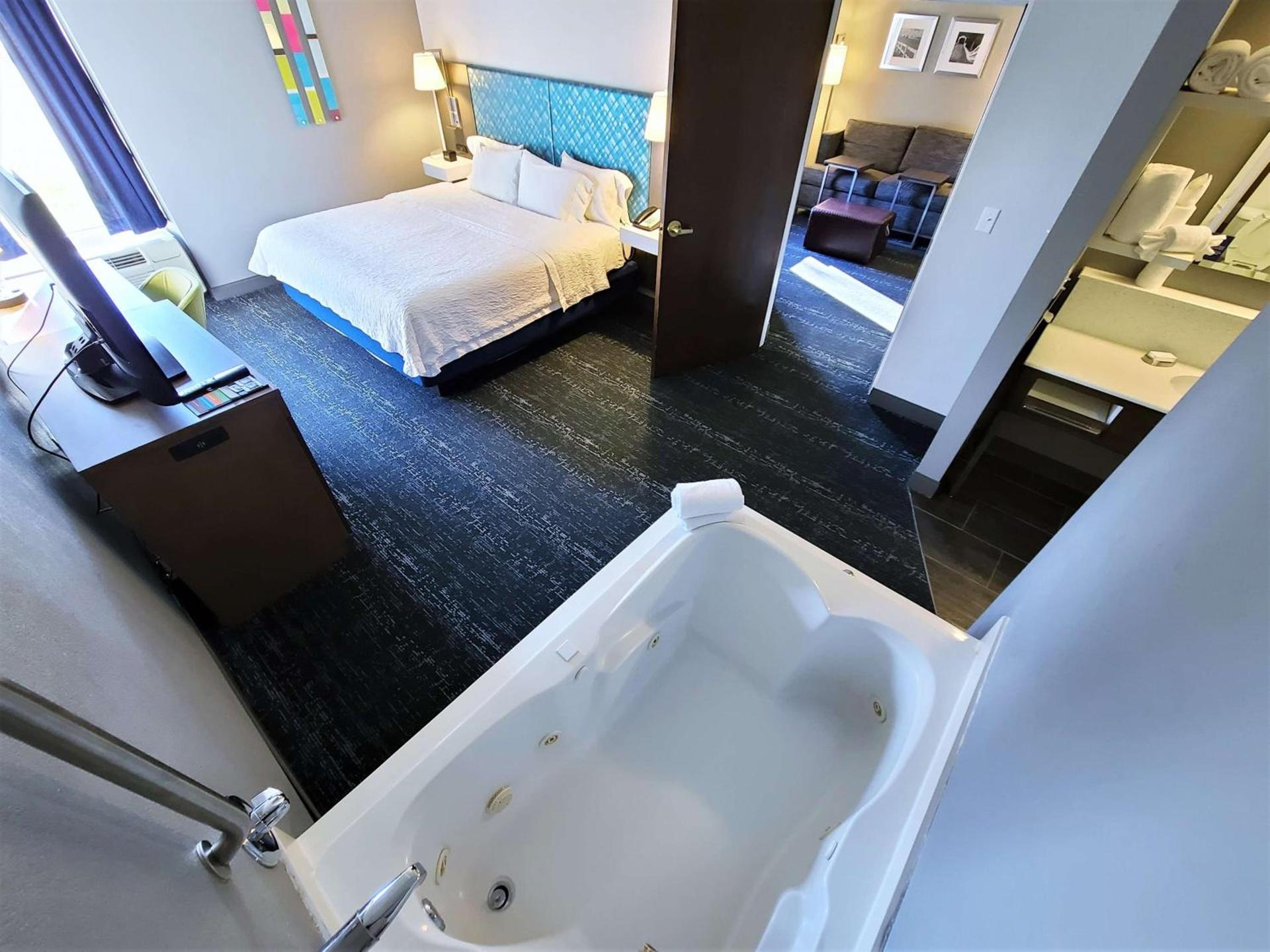 Hampton Inn & Suites Newtown photo 15