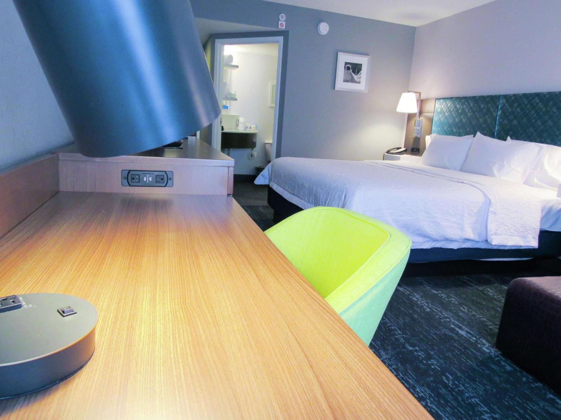 Hampton Inn & Suites Newtown photo 47