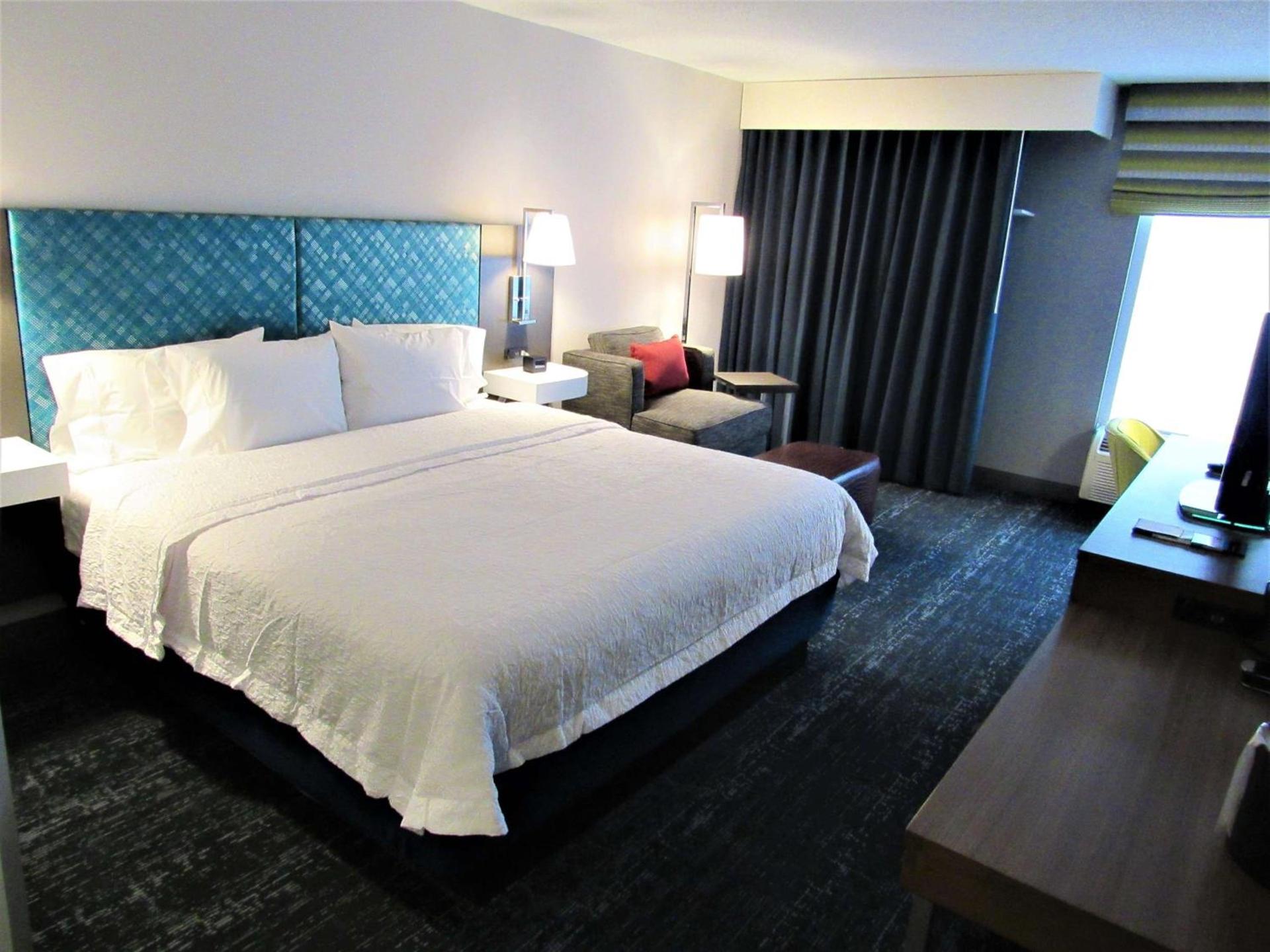 Hampton Inn & Suites Newtown photo 49