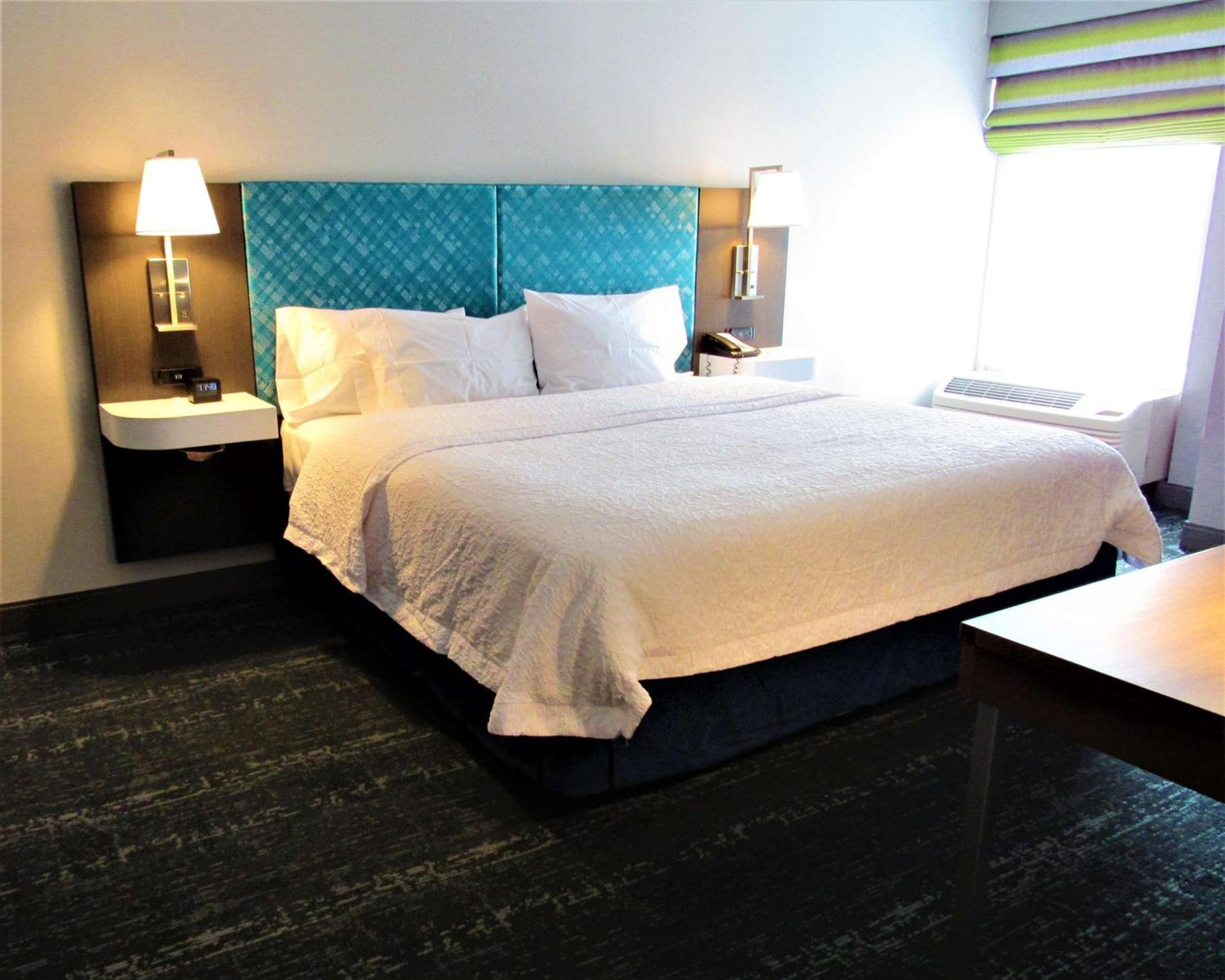 Hampton Inn & Suites Newtown photo 57