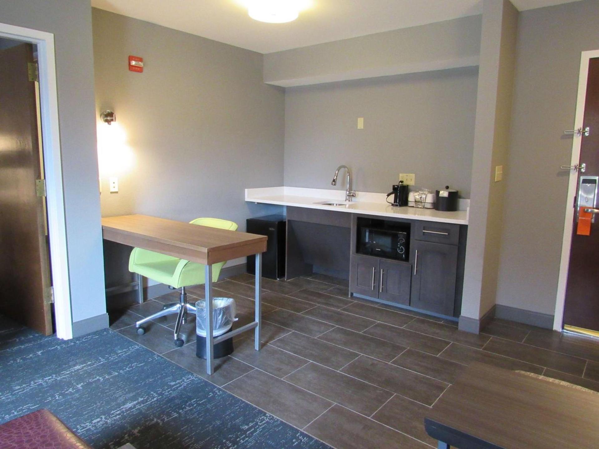 Hampton Inn & Suites Newtown photo 58