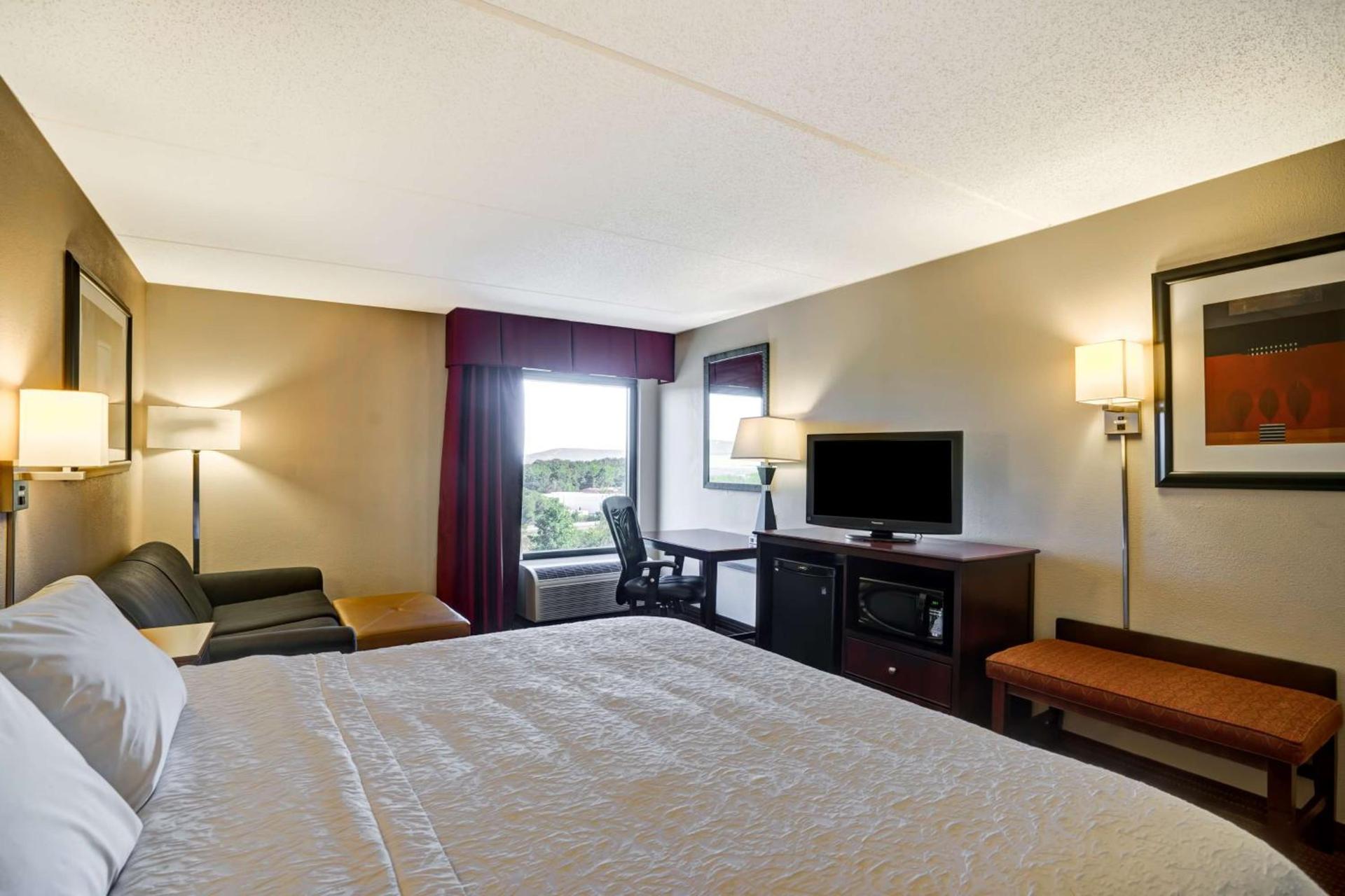 Hampton Inn Scranton at Montage Mountain photo 13