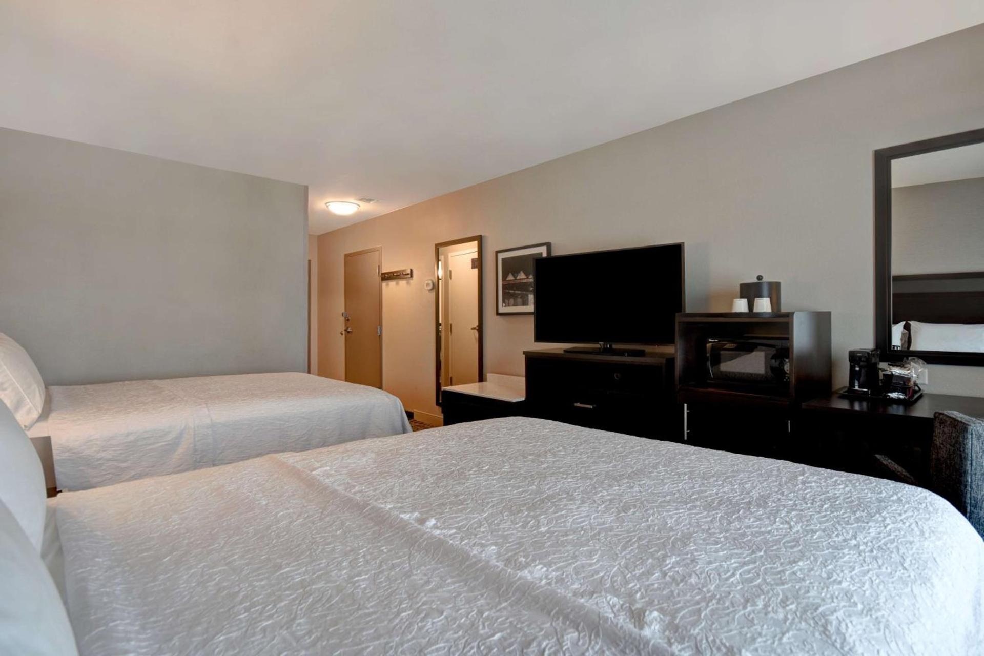 Hampton Inn & Suites Columbia South Fort Meade Area photo 31
