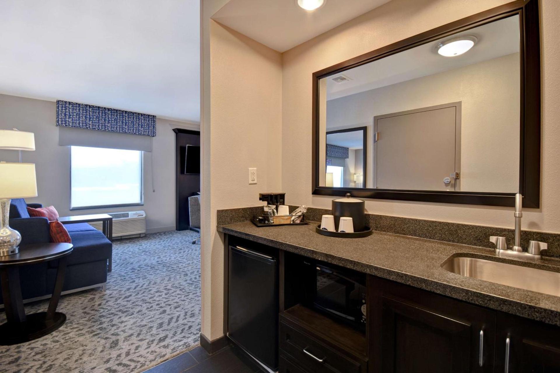 Hampton Inn & Suites Columbia South Fort Meade Area photo 36