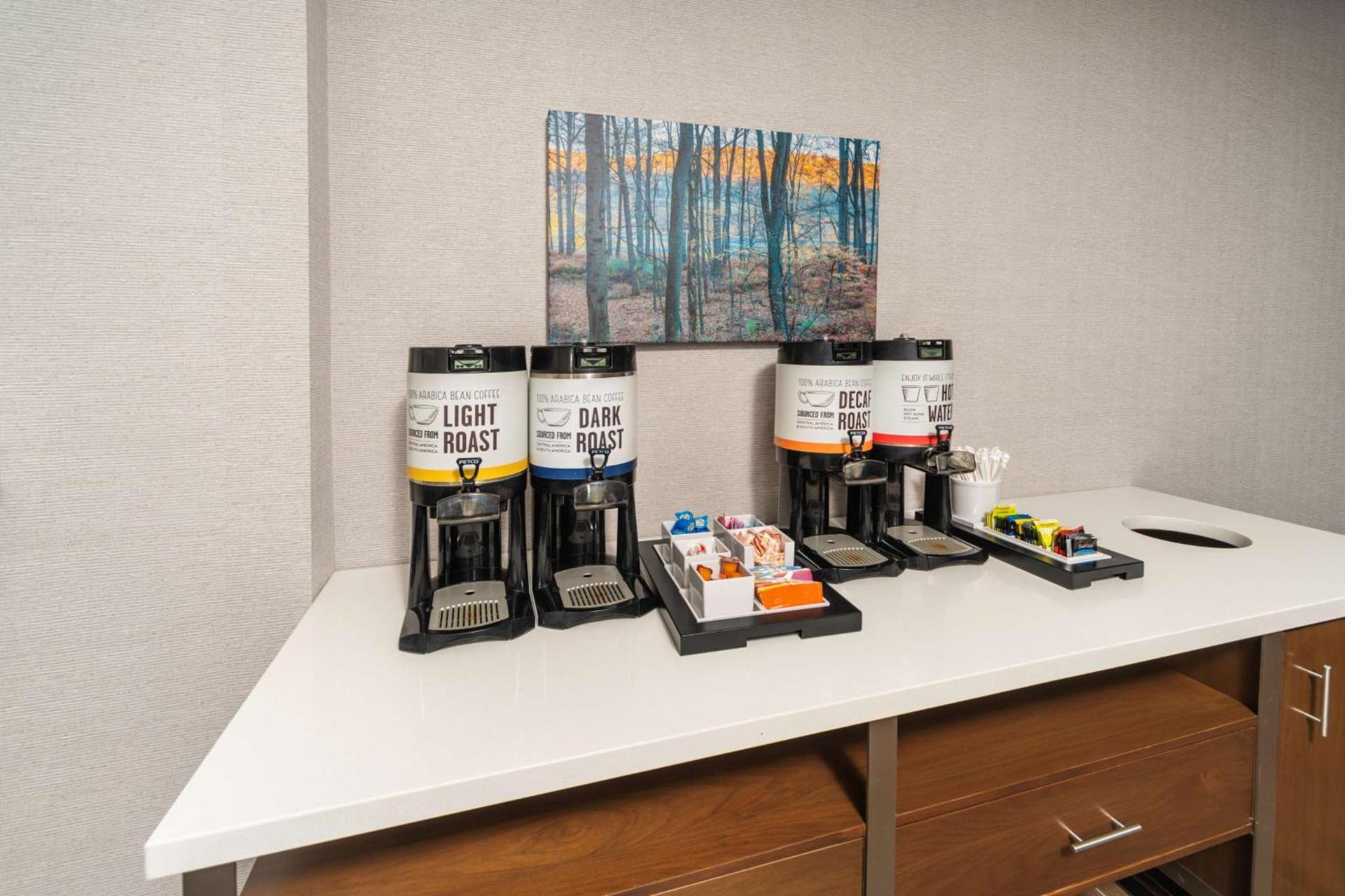 Hampton Inn Swedesboro Philadelphia photo 21