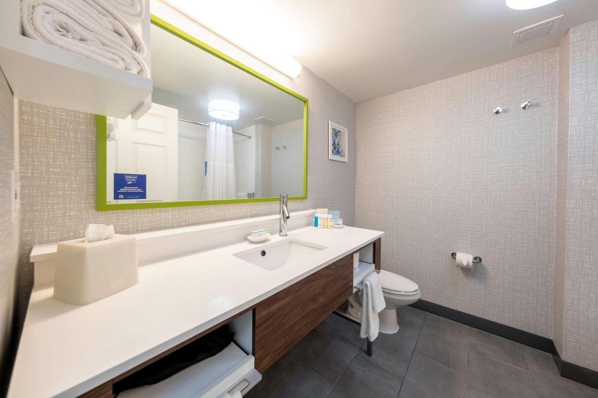 Hampton Inn Swedesboro Philadelphia photo 29