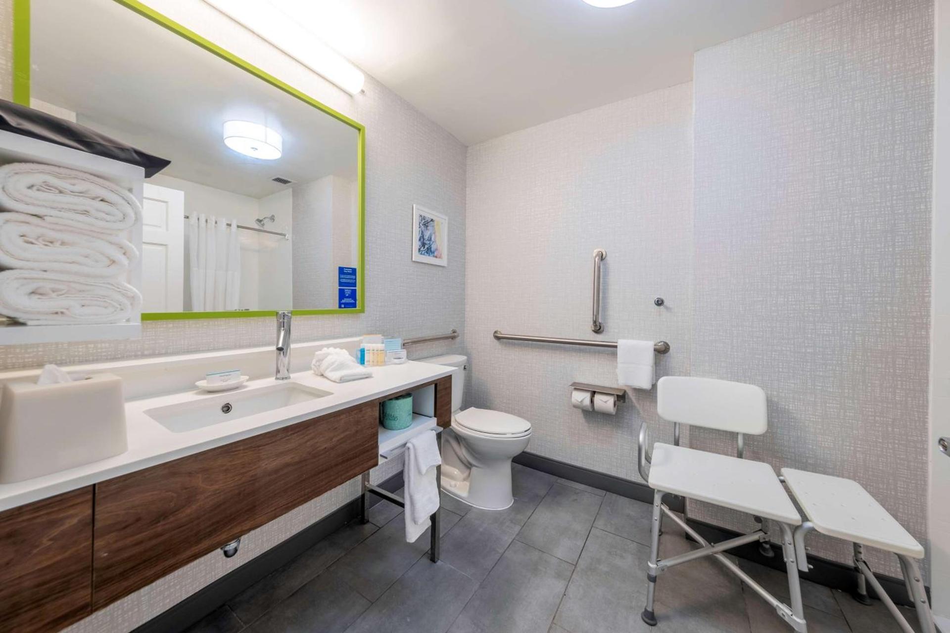 Hampton Inn Swedesboro Philadelphia photo 34