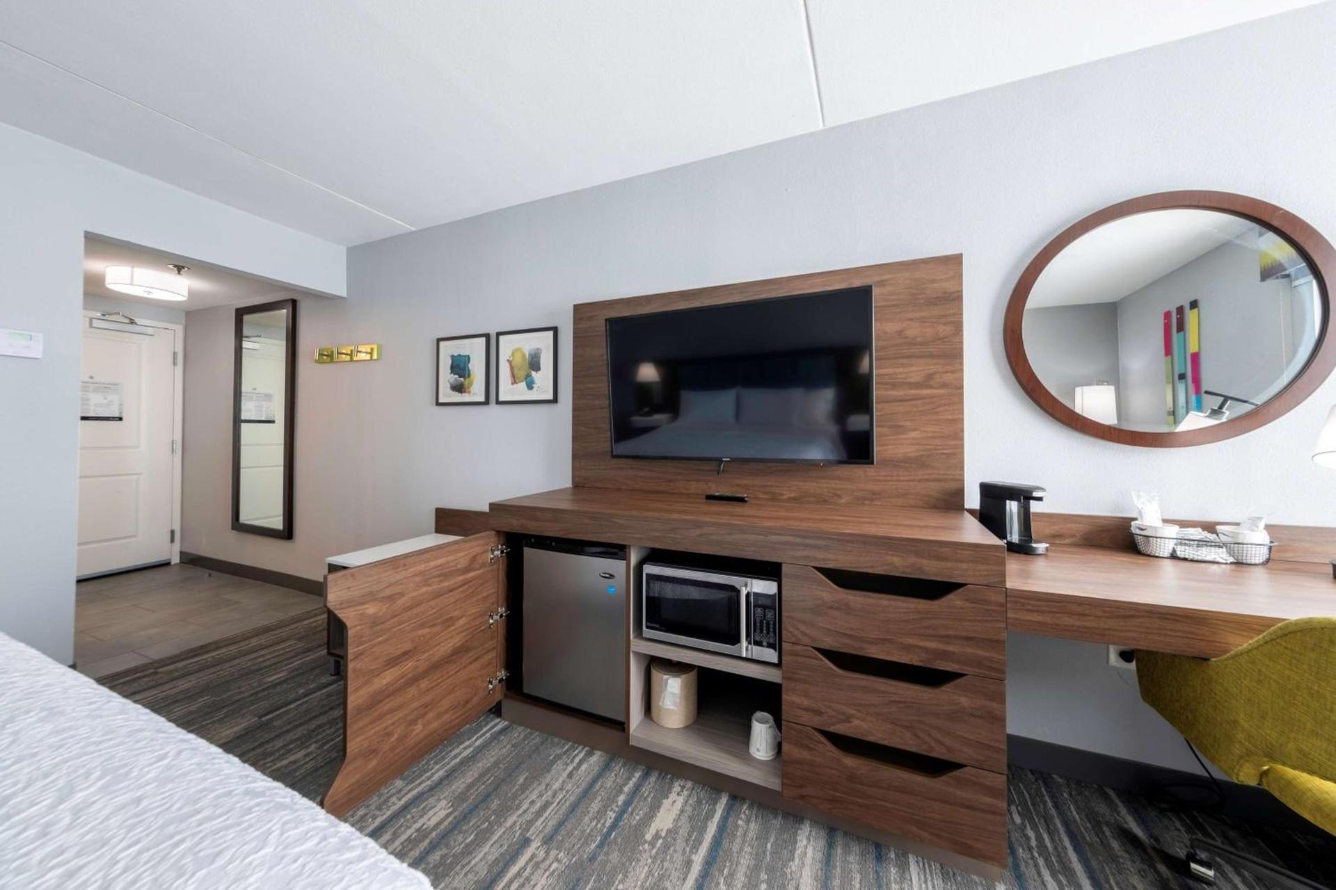 Hampton Inn Swedesboro Philadelphia photo 37