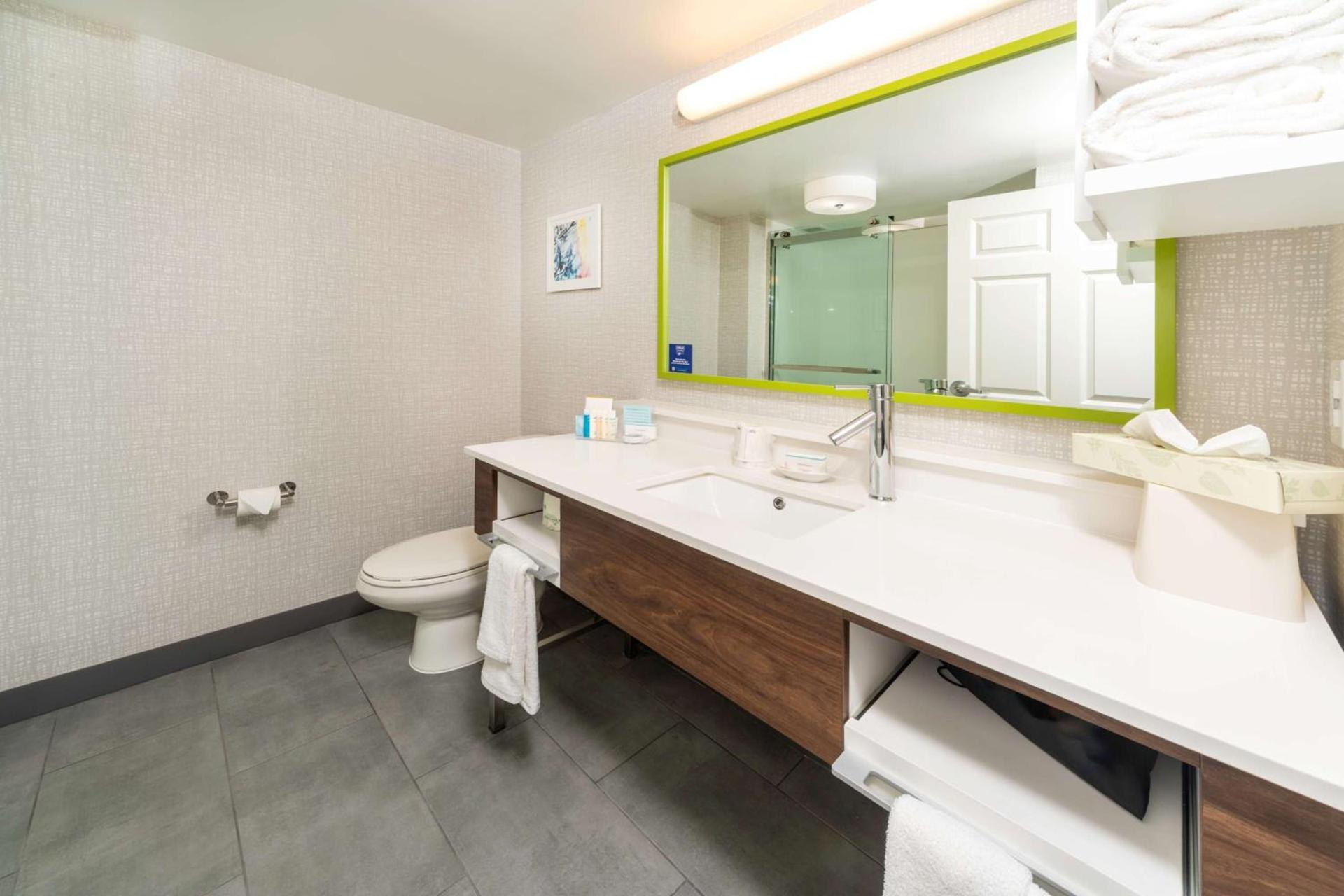 Hampton Inn Swedesboro Philadelphia photo 50