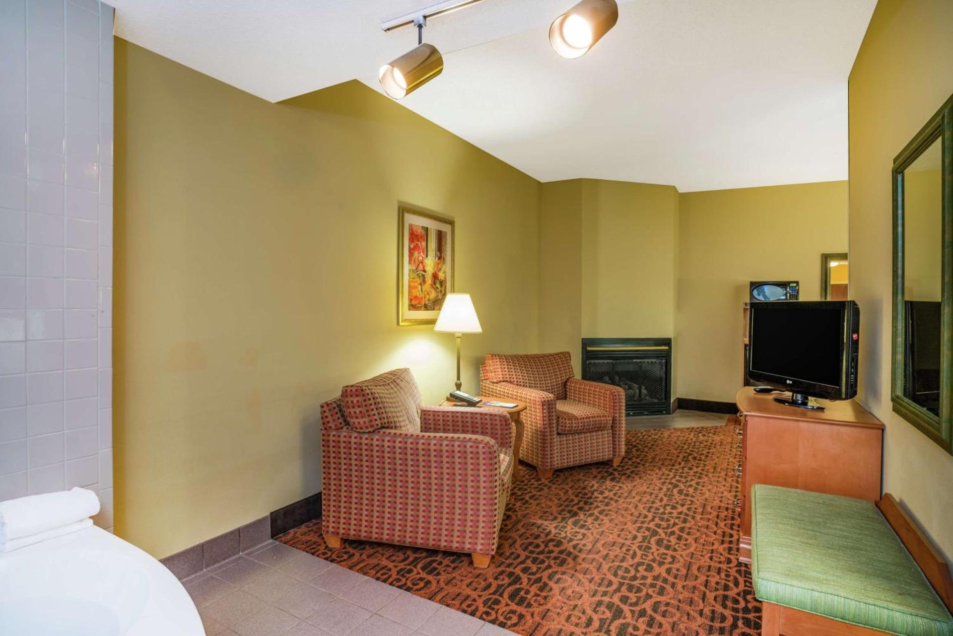 Spark by Hilton Bardstown photo 29