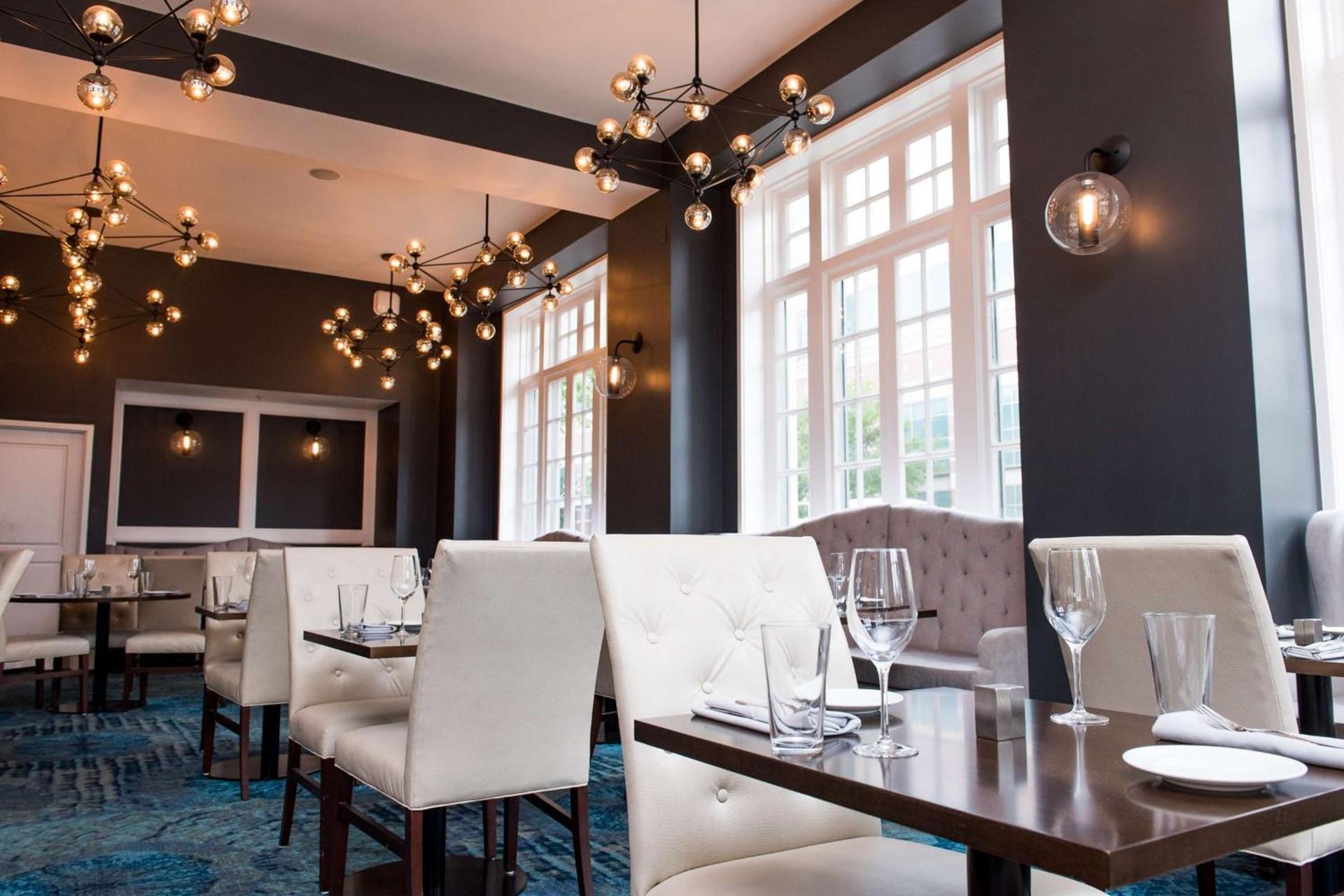 Redmont Hotel Birmingham - Curio Collection by Hilton photo 8