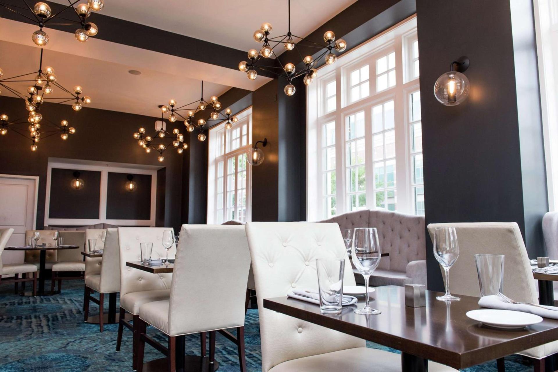 Redmont Hotel Birmingham - Curio Collection by Hilton photo 11