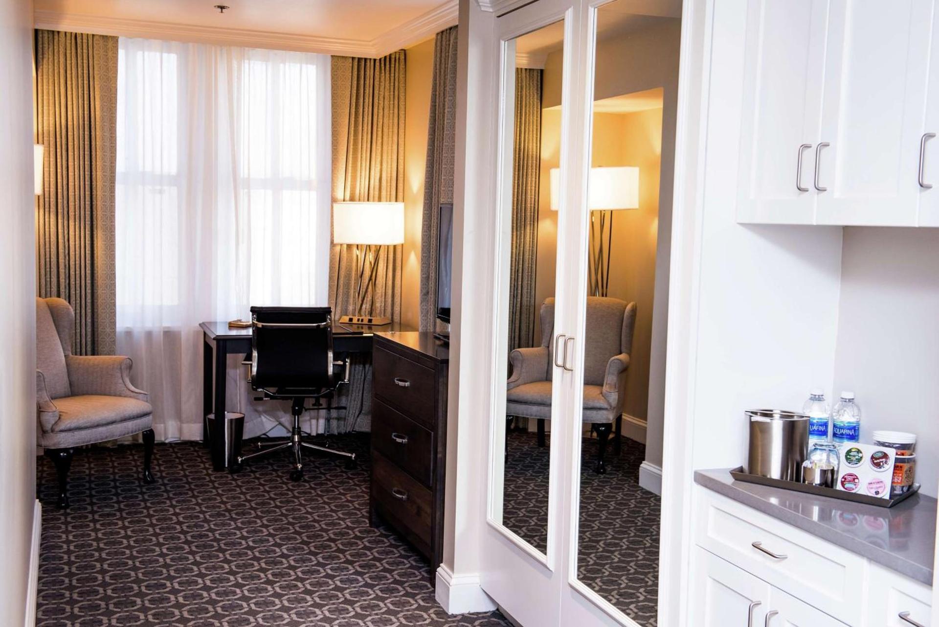 Redmont Hotel Birmingham - Curio Collection by Hilton photo 22