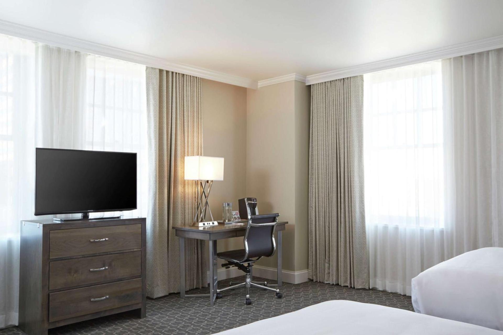 Redmont Hotel Birmingham - Curio Collection by Hilton photo 24