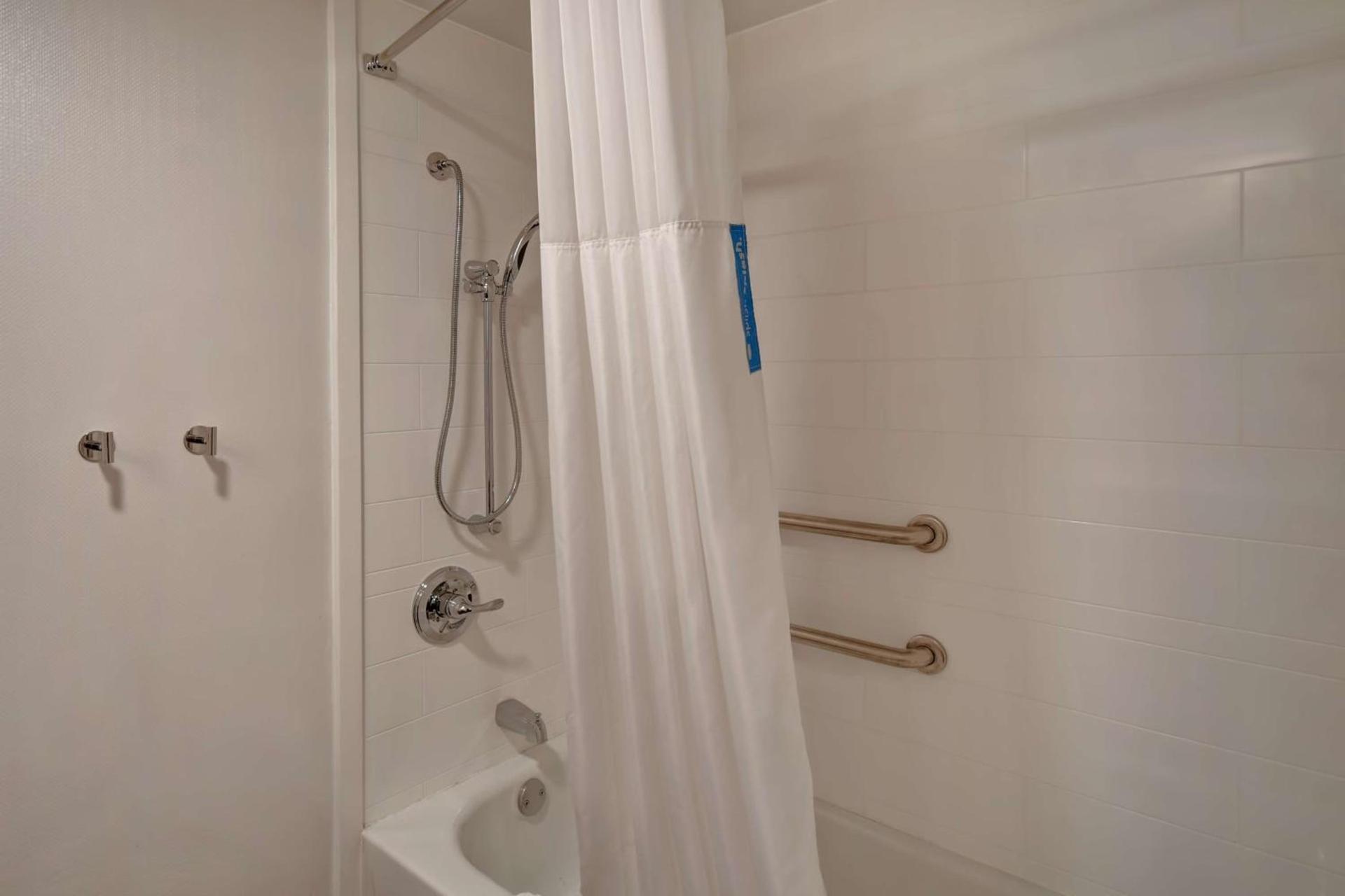 Hampton Inn Birmingham-Colonnade 280 photo 39