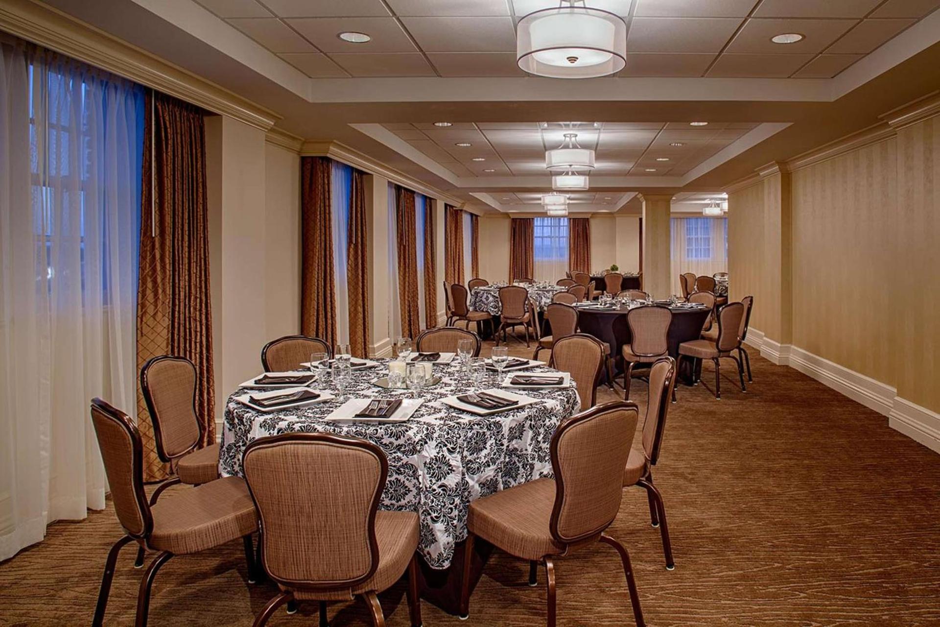 Hampton Inn & Suites Birmingham-Downtown-Tutwiler photo 21