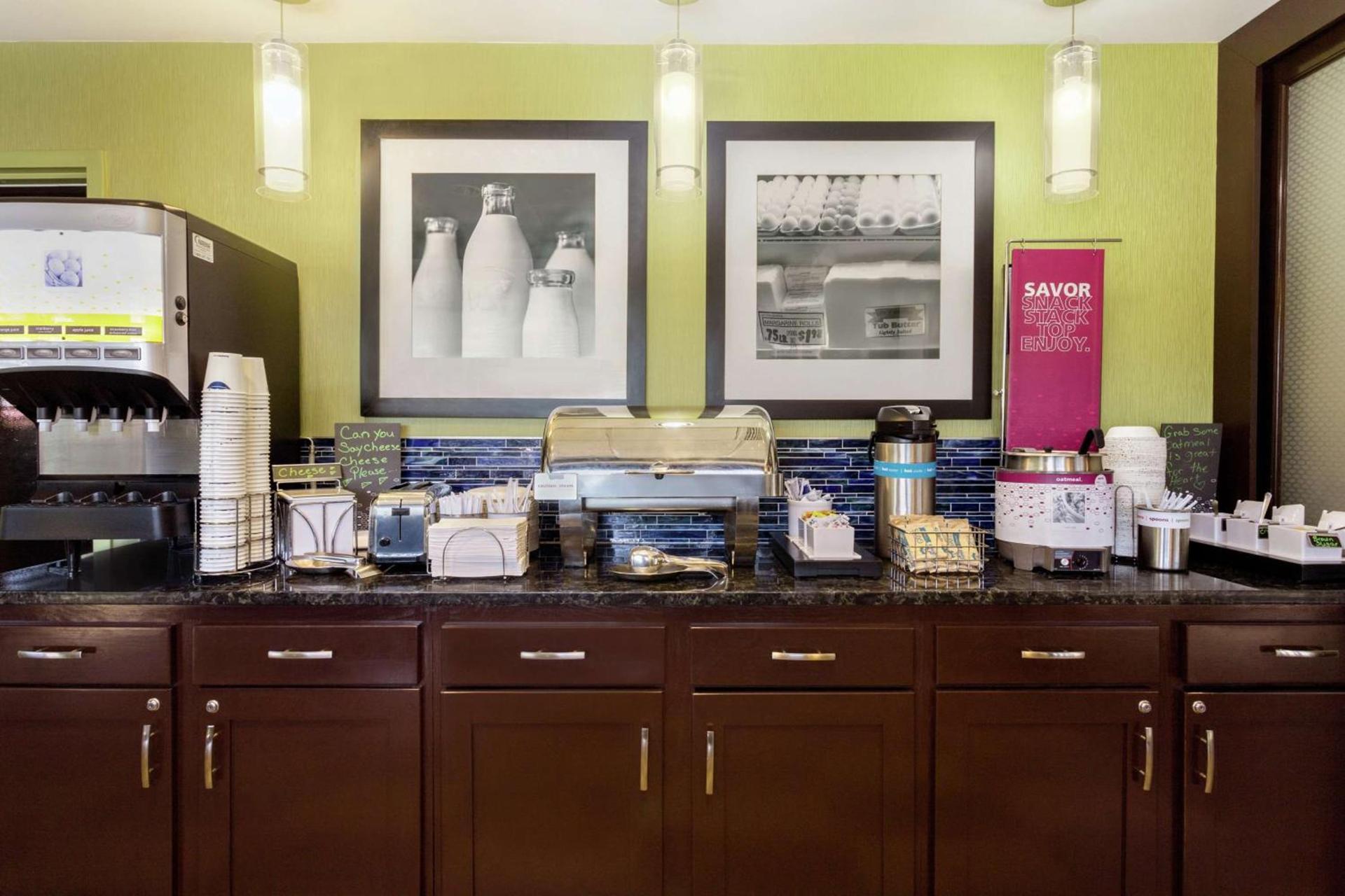 Hampton Inn Birmingham-Trussville photo 12