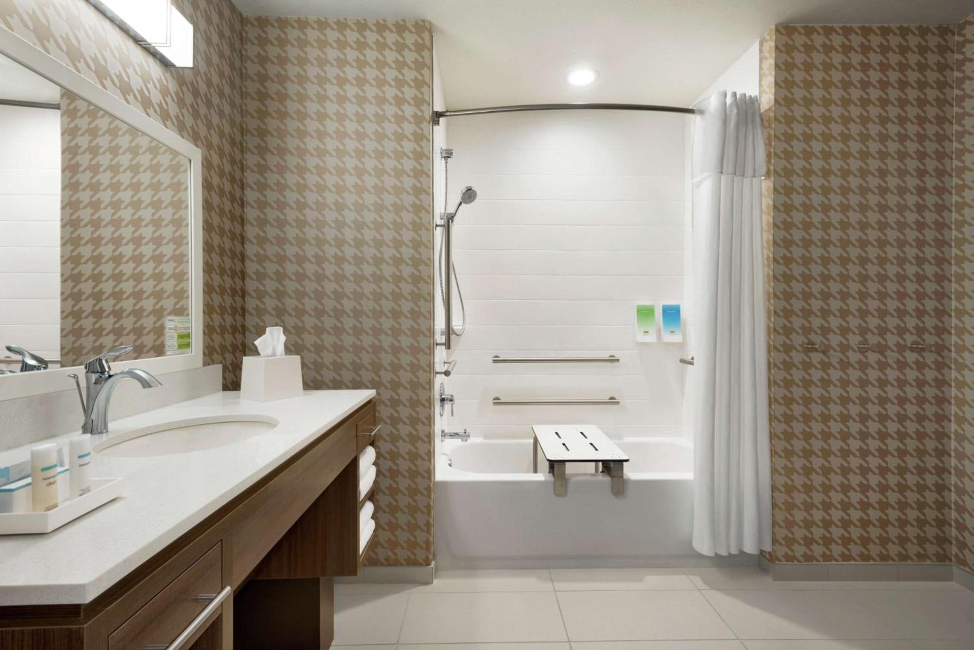 Home2 Suites By Hilton Bismarck photo 39
